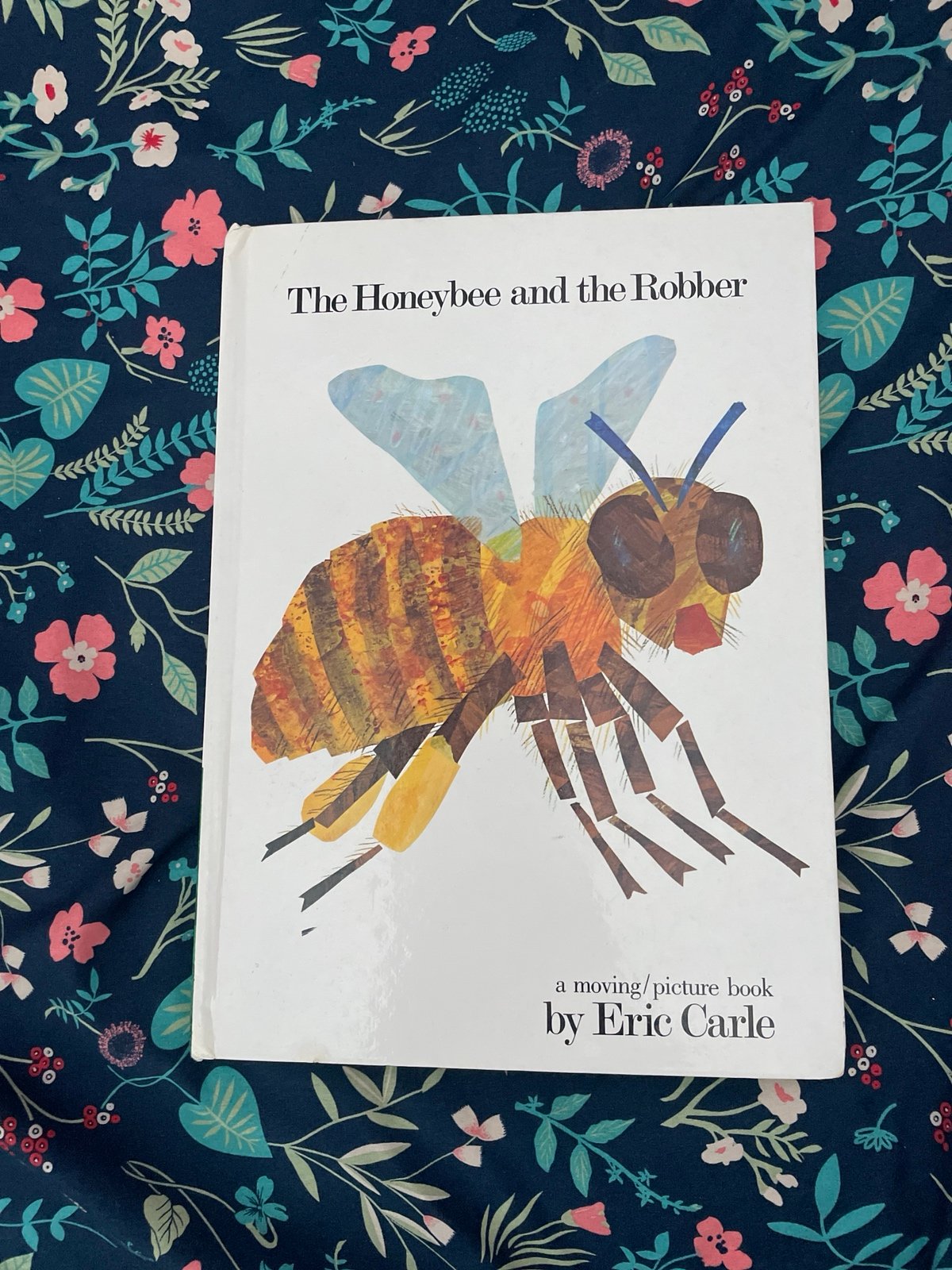 Rare Eric Carle honey bee and the robber hard cover pop-up book moving action
