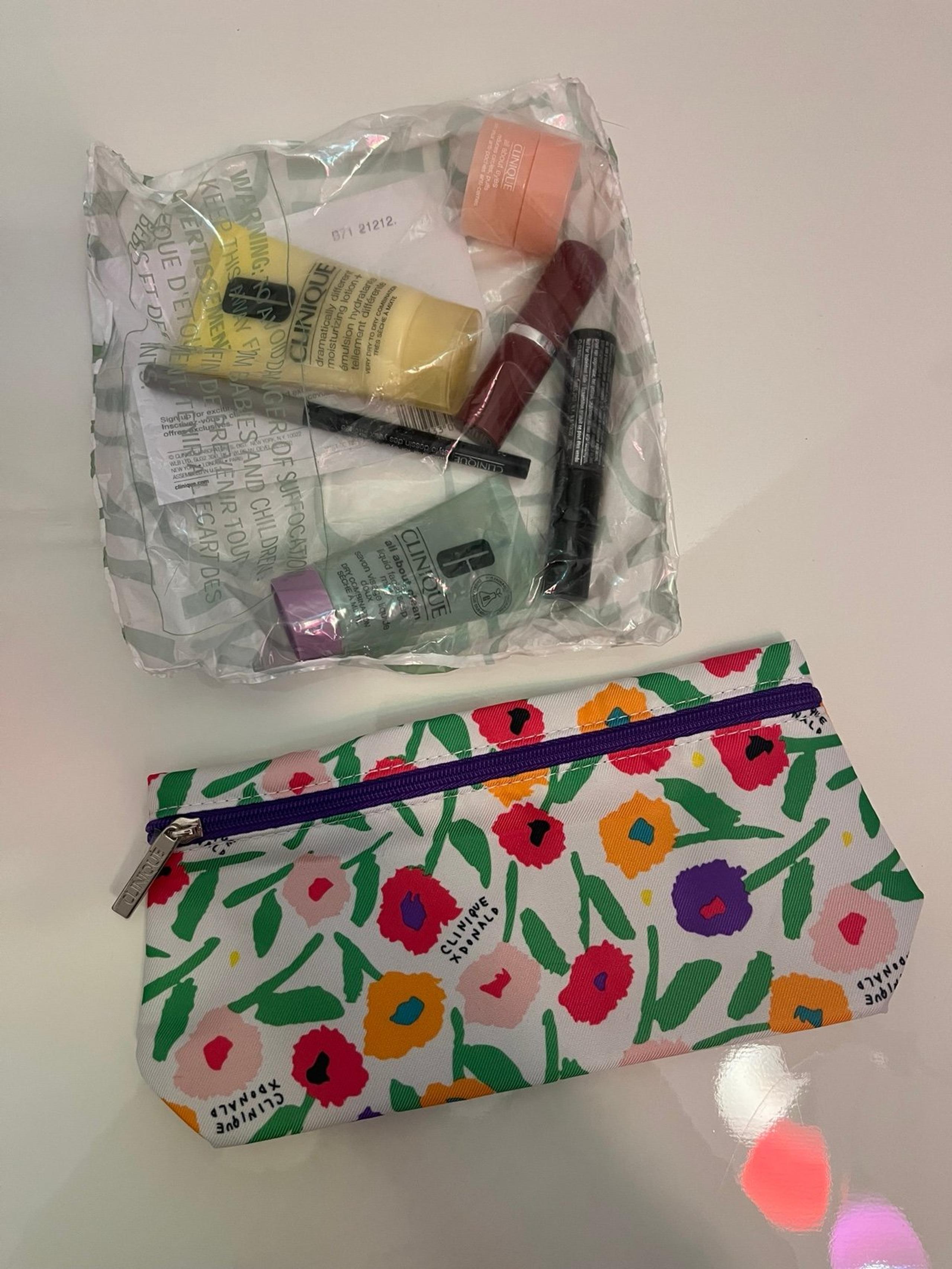 Clinique Donald Flowers Skincare Makeup Gift Set