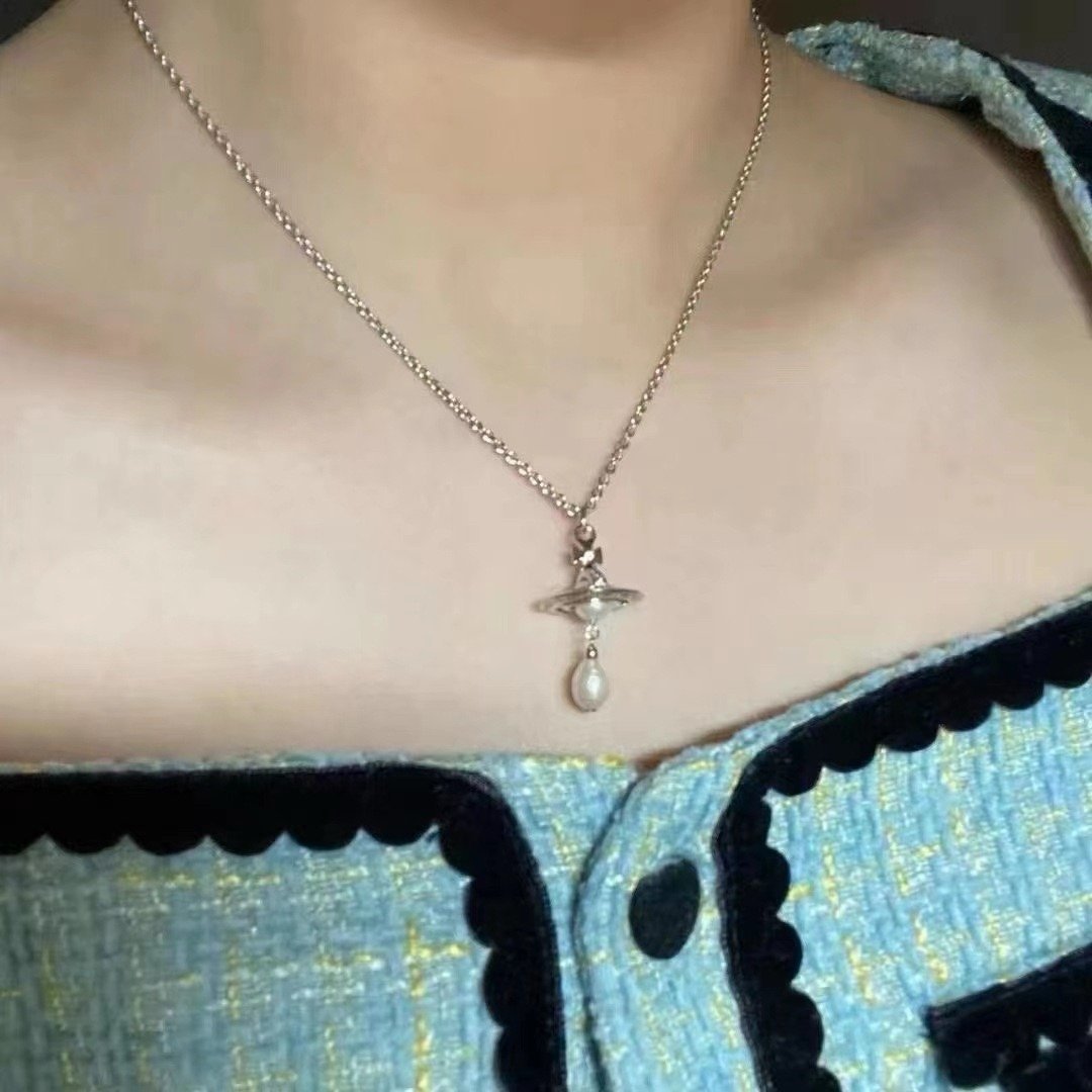vivienne westwood pearl necklace