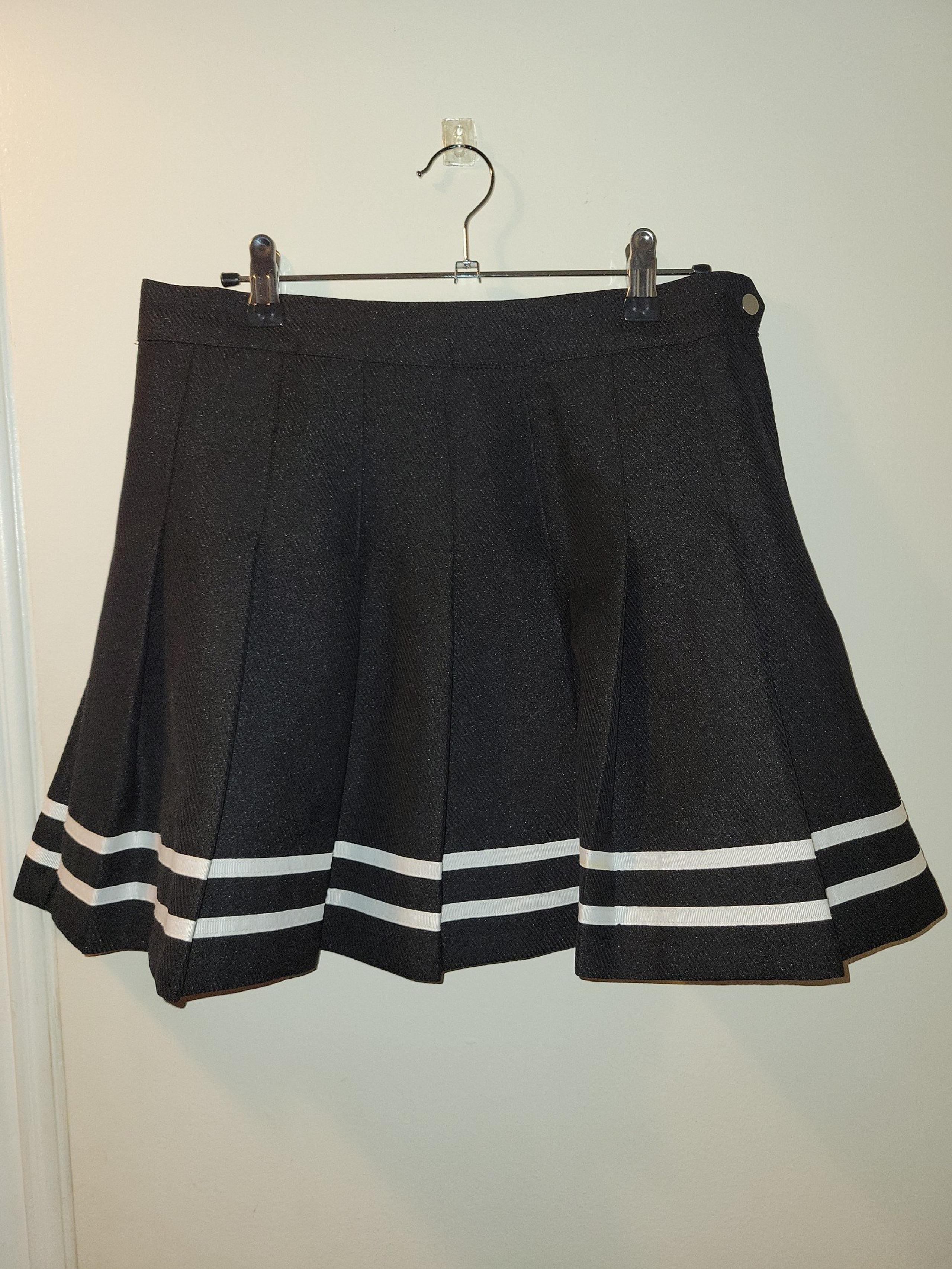 H&M Black Pleated skirt