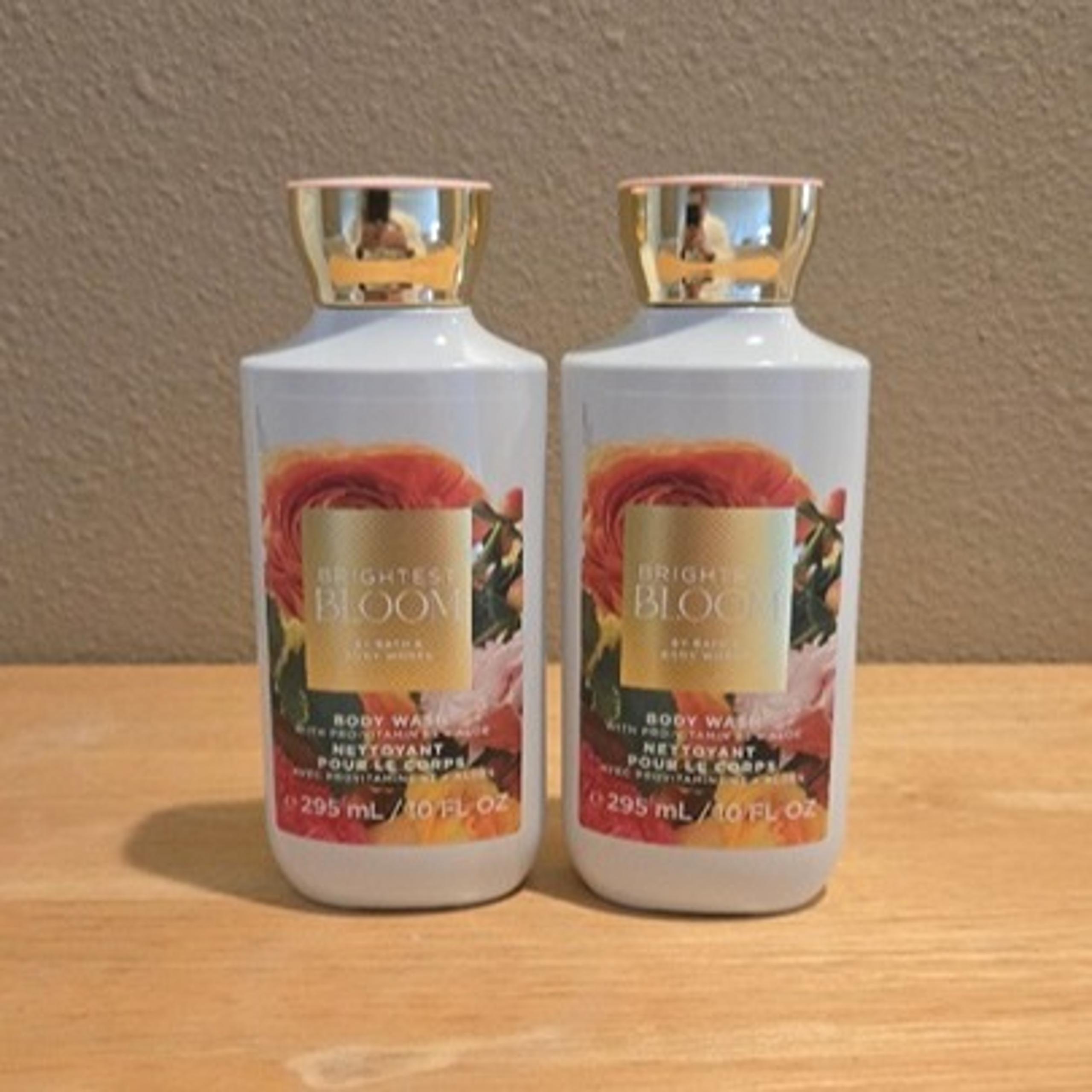 FREE SHIPPING - 2 pc Bath & and Body Works Brightest Bloom Body Wash