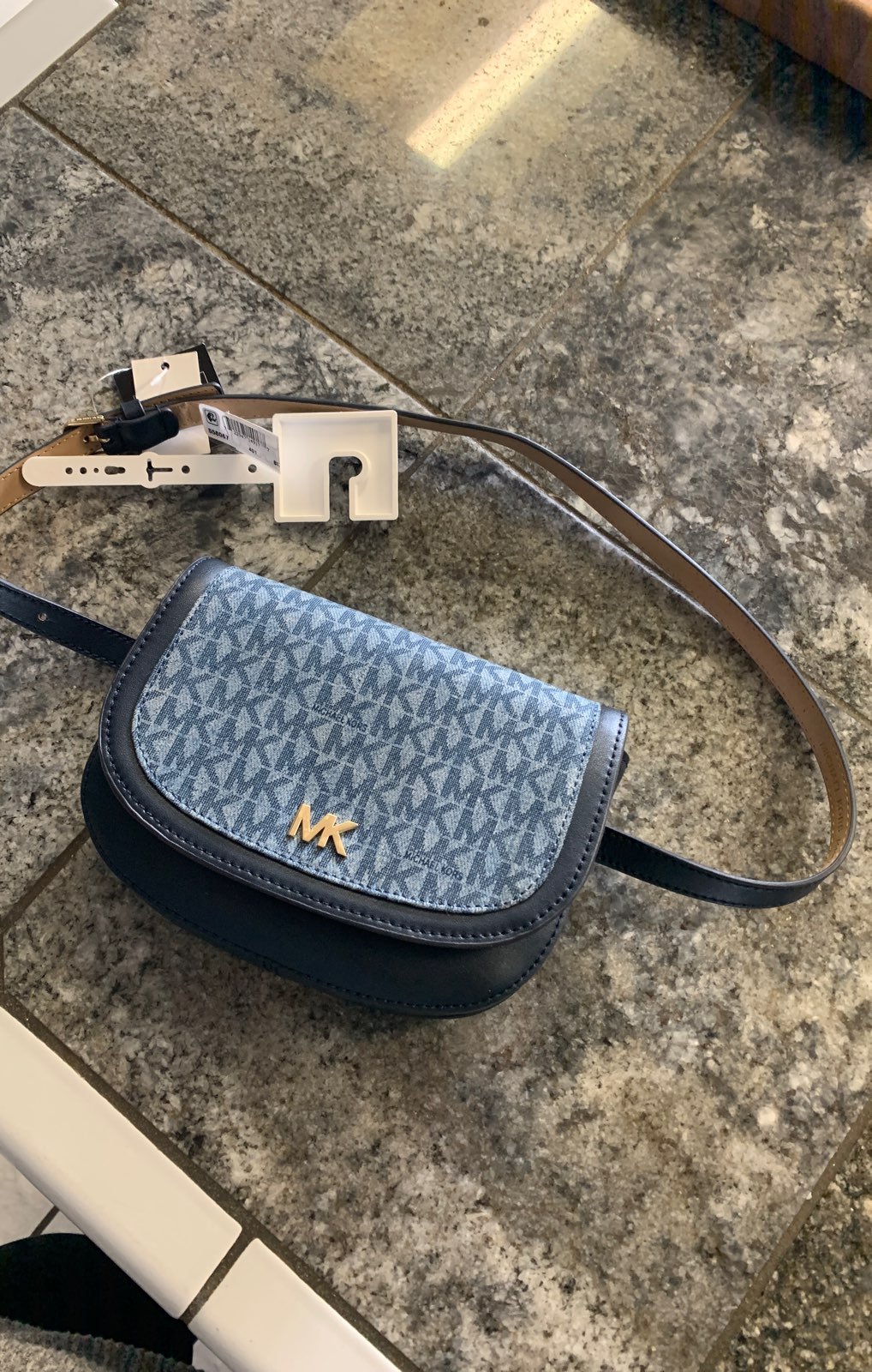 Michael kors fanny style bag