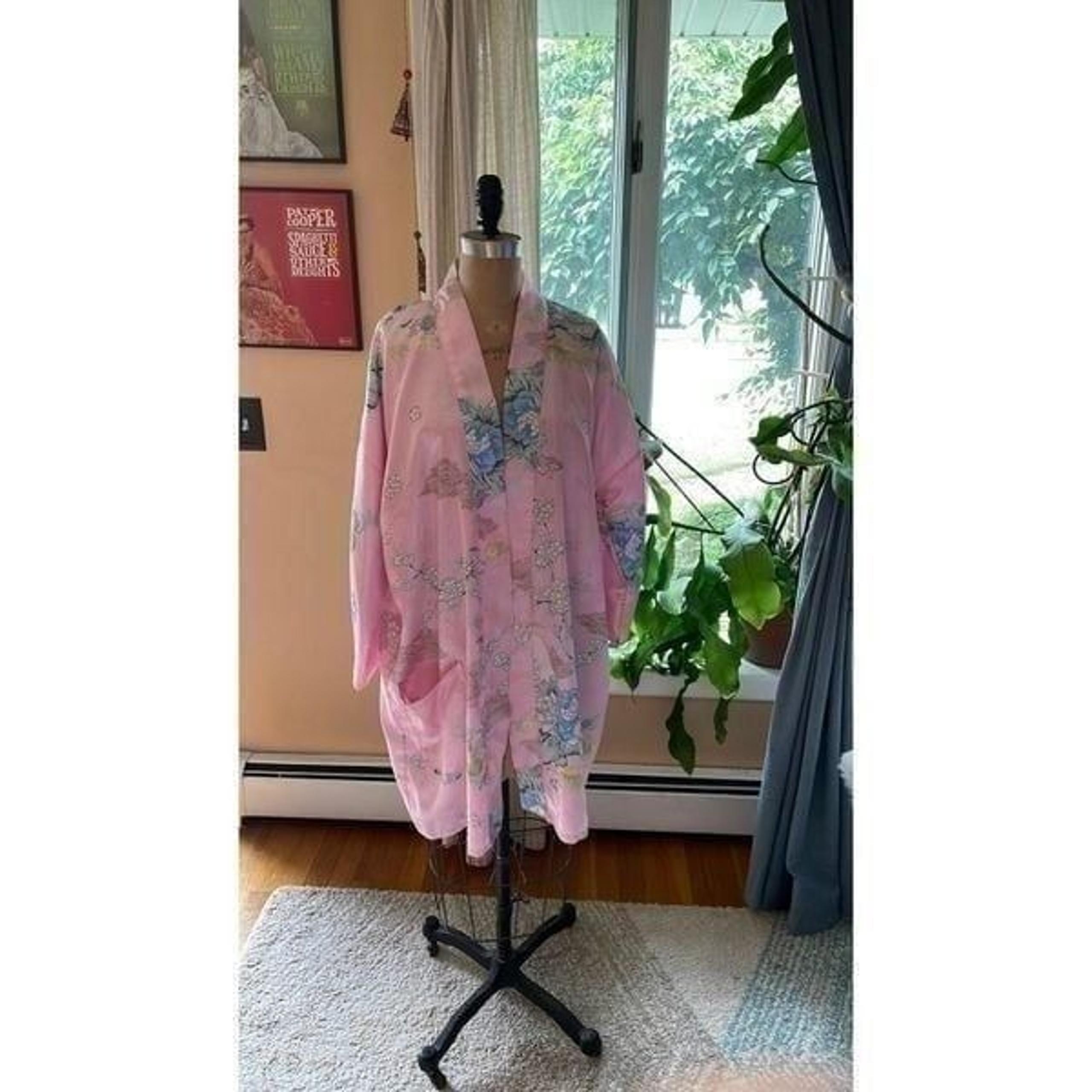 VTG | ASIAN INSPIRED ROBE PINK M-L