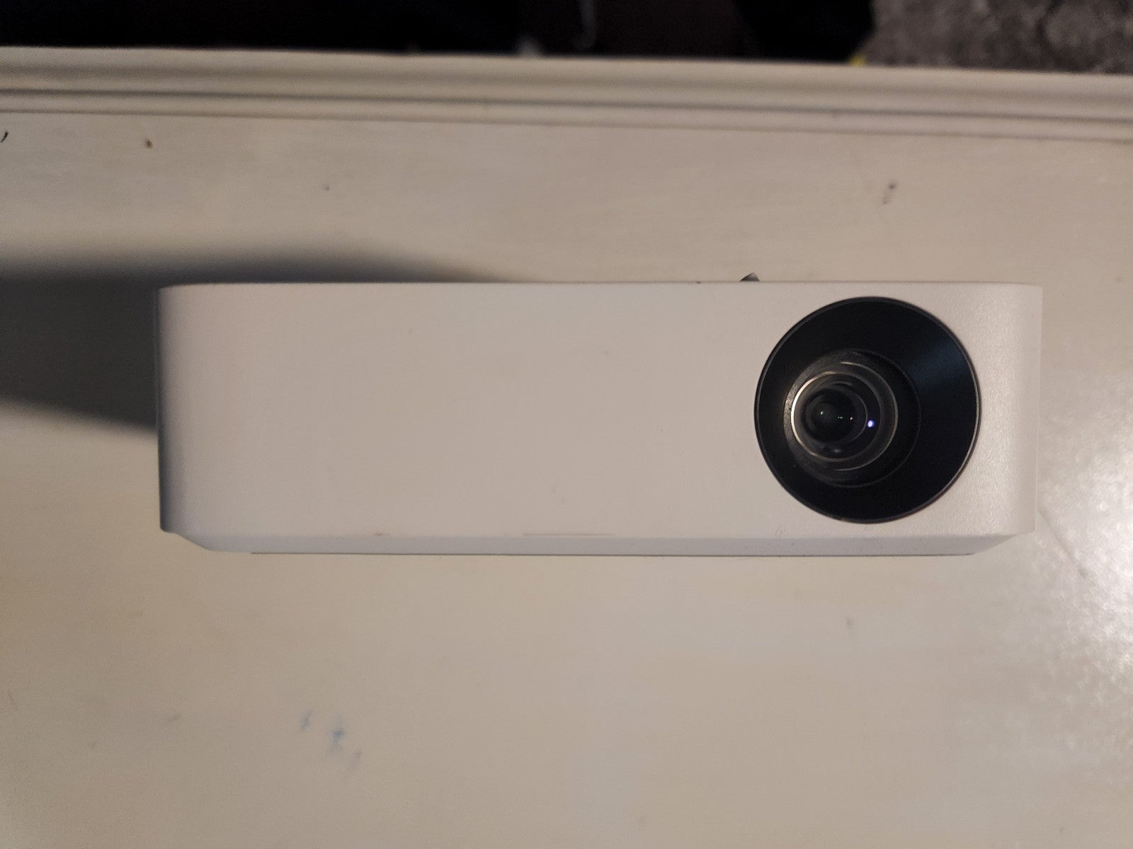 LG PH30N projector