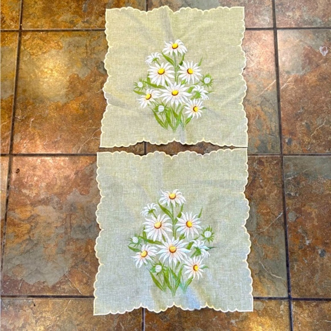 Vintage Tea Towel Embroidered Floral Cottage Core Set Of 2 Green Cotton Blend