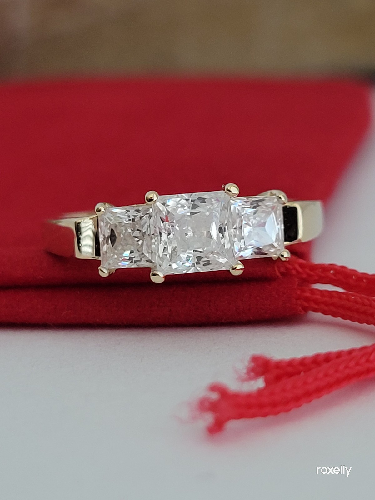 ❤️ 14k Size 7 Beautiful Solid Yellow Gold Cubic Zirconia Ring!