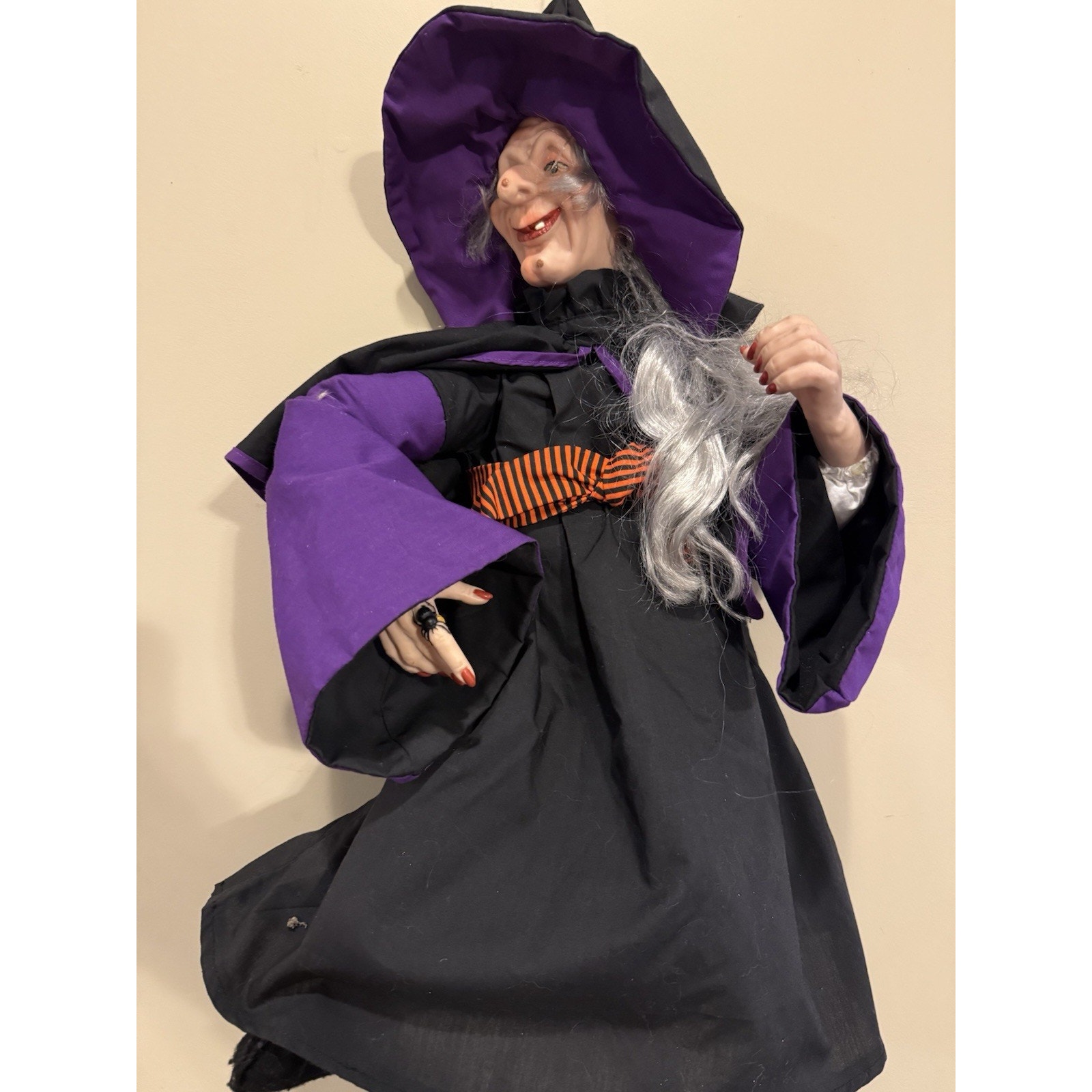 Vintage RARE Halloween Flying Witch by Holiday Creations 1998