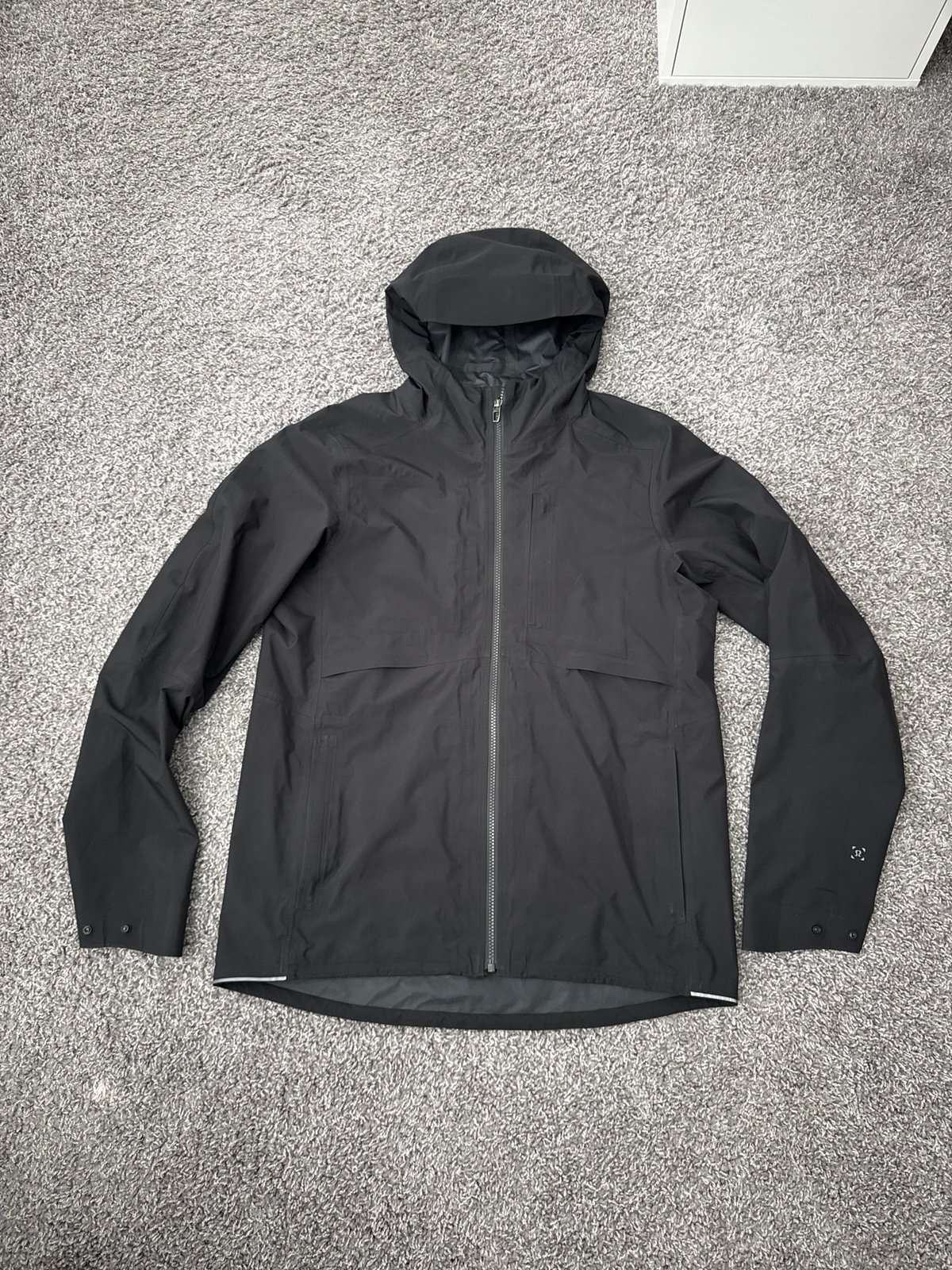Lululemon Men’s Rain/Wind Breaker Jacket