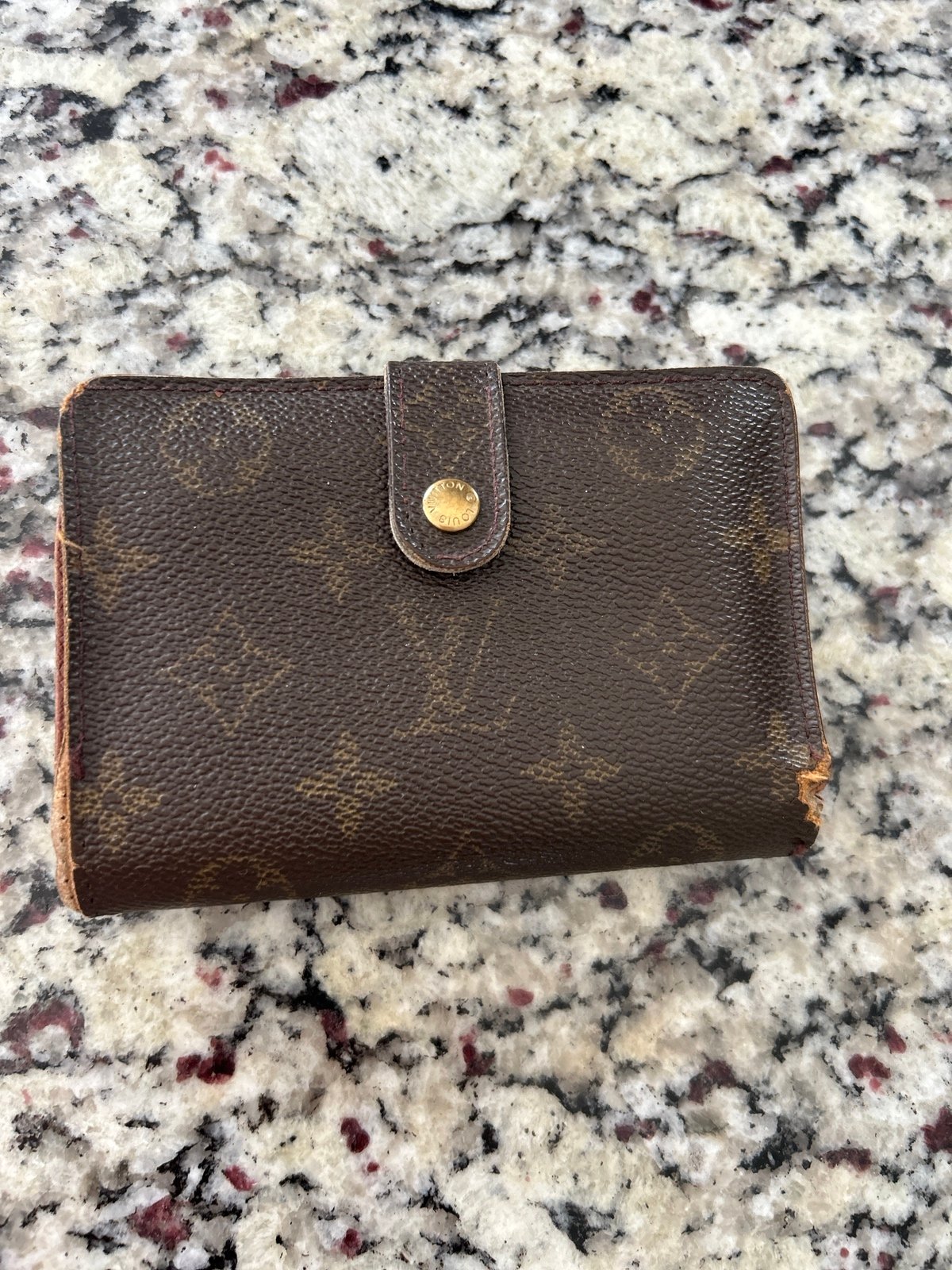 Louis Vuitton Monogram Kisslock Wallet