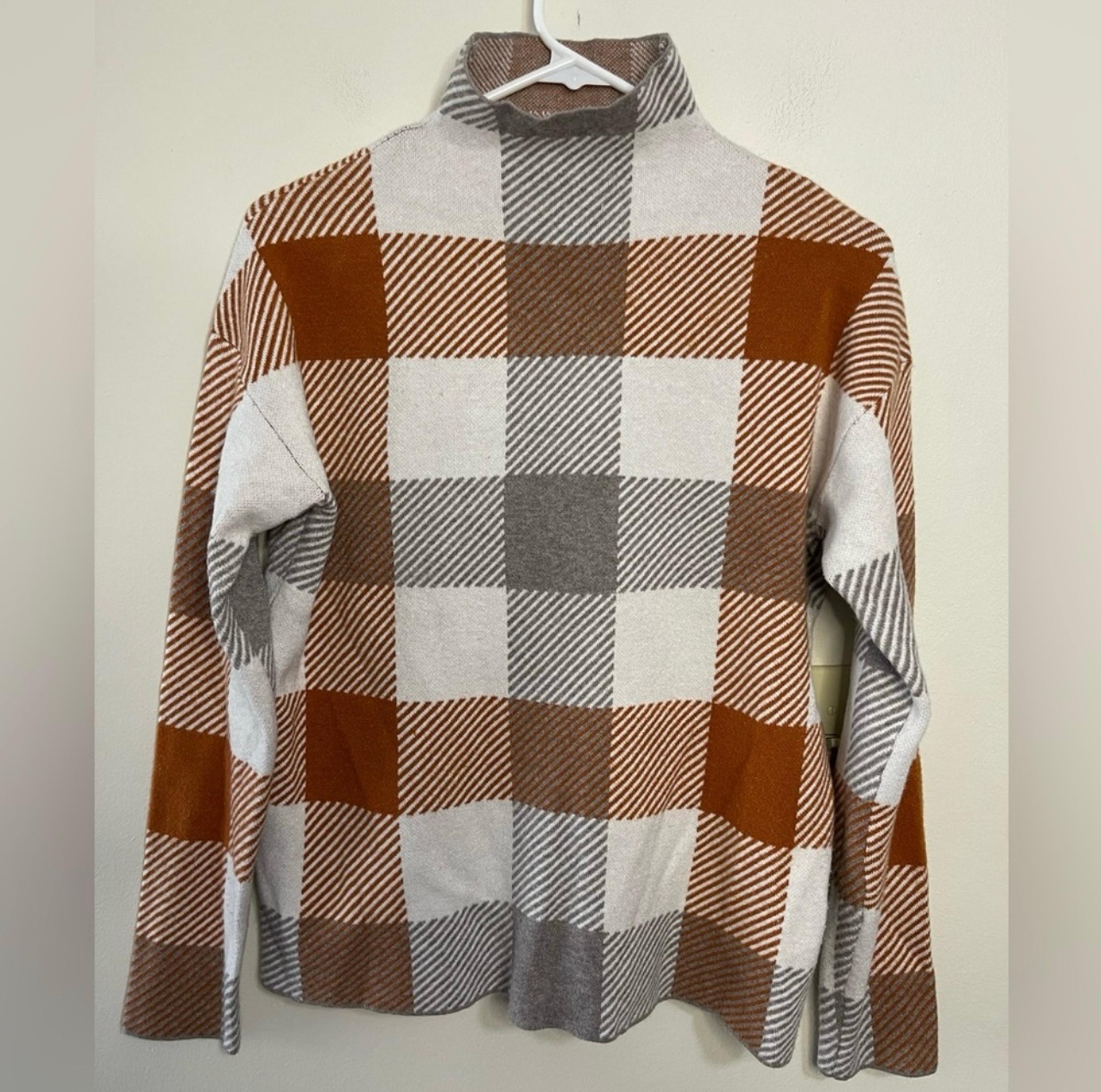 Tahari Mock Neck Sweater Pullover Tunic Color Block Very Soft Size Medium.