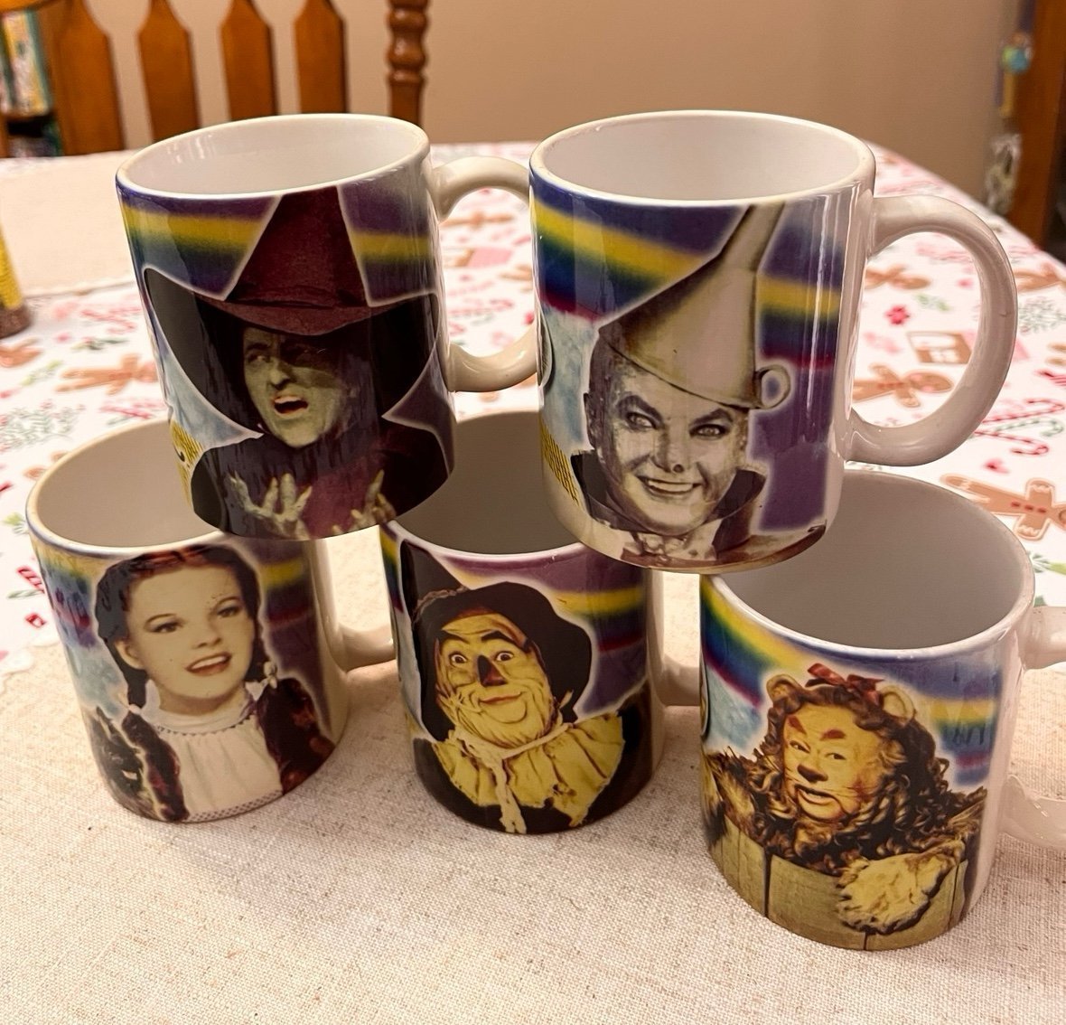 Vintage Wizard of Oz set of 5 mugs. Dorothy, Tinman. Lion, Scarecrow, Witch.