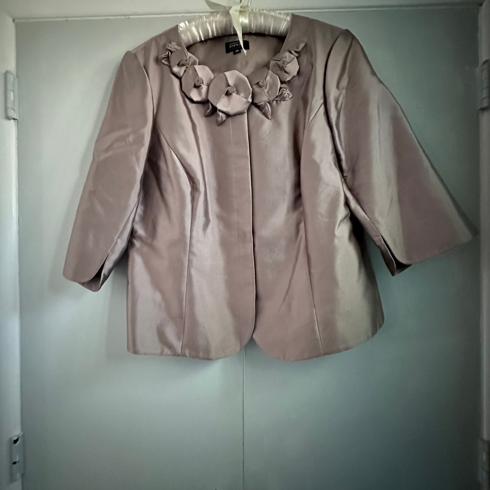 Adrianna Papell Evenings Essentials Silk Size 18W Champagne Wedding Jacket