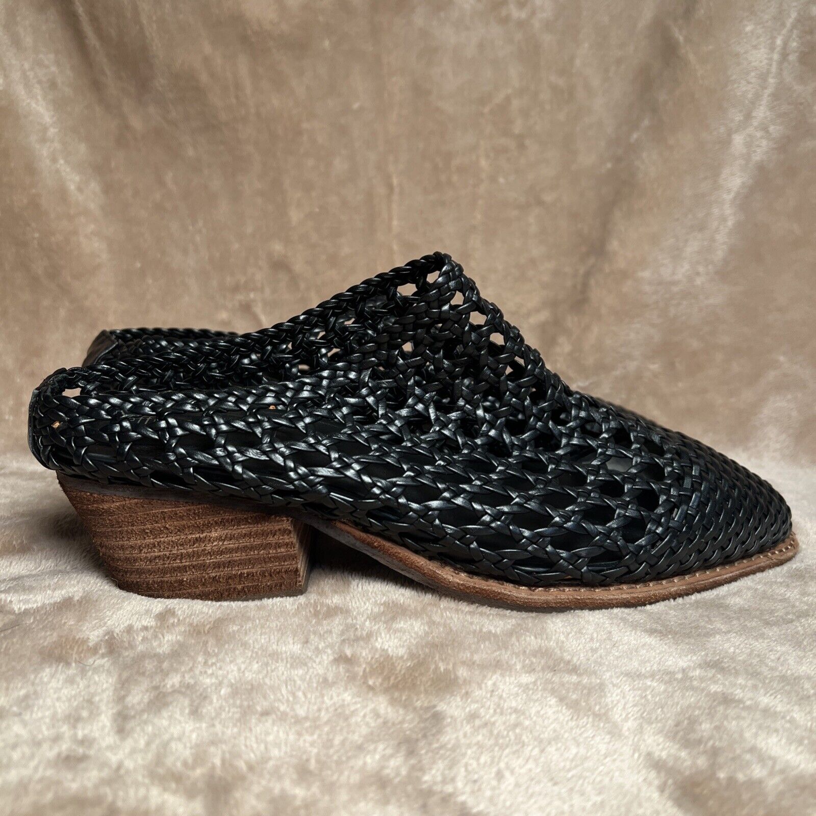 JEFFREY CAMPBELL Woven Black Leather Mules Heels Slip On Cute Women's Size 9.5 M