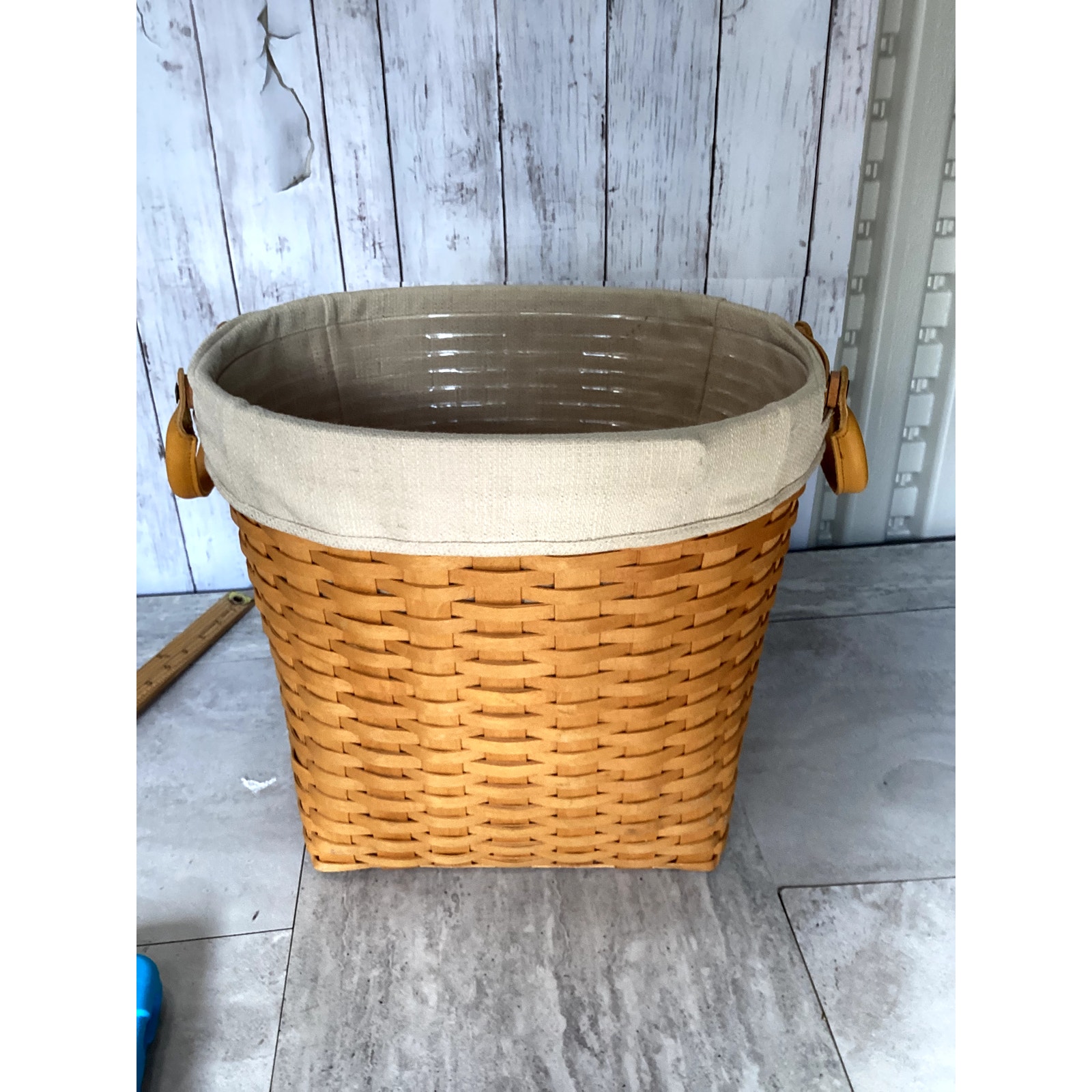 Longaberger 2000 Warm Brown Medium Mail Basket 16969 with Fabric Liner