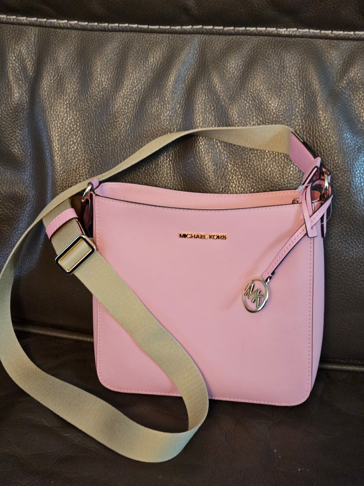 michael kors light pink crossbody