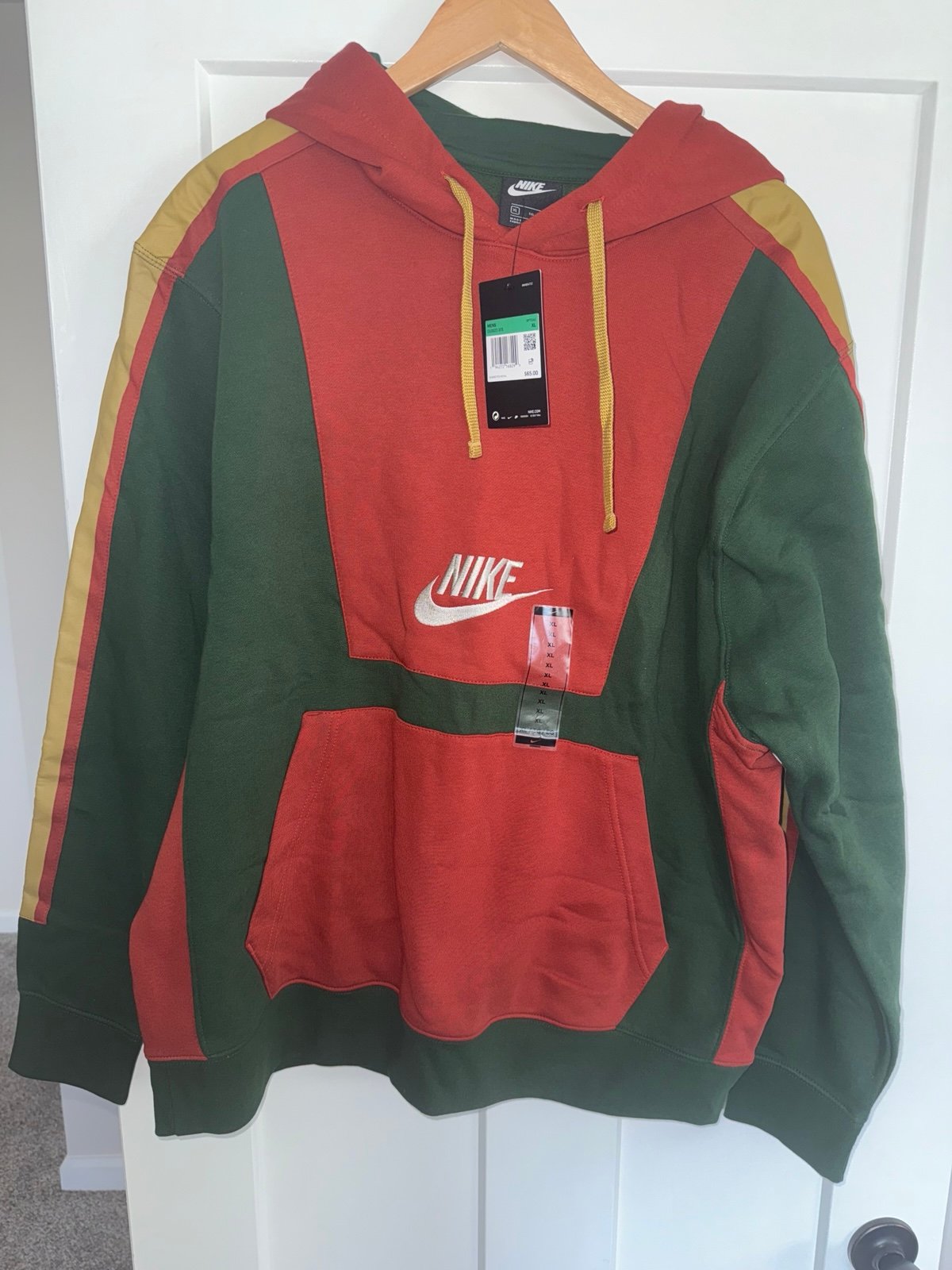 Men’s Nike hoodie pullover XL NWT