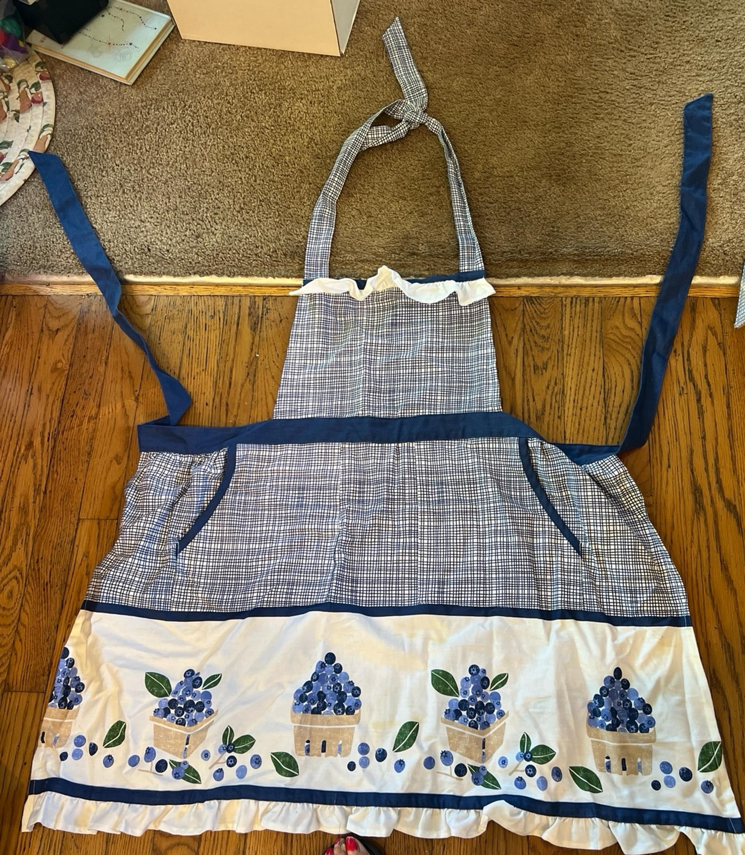 Martha Stewart Kitchen Chef Apron 100% Cotton "Wild Blueberries"