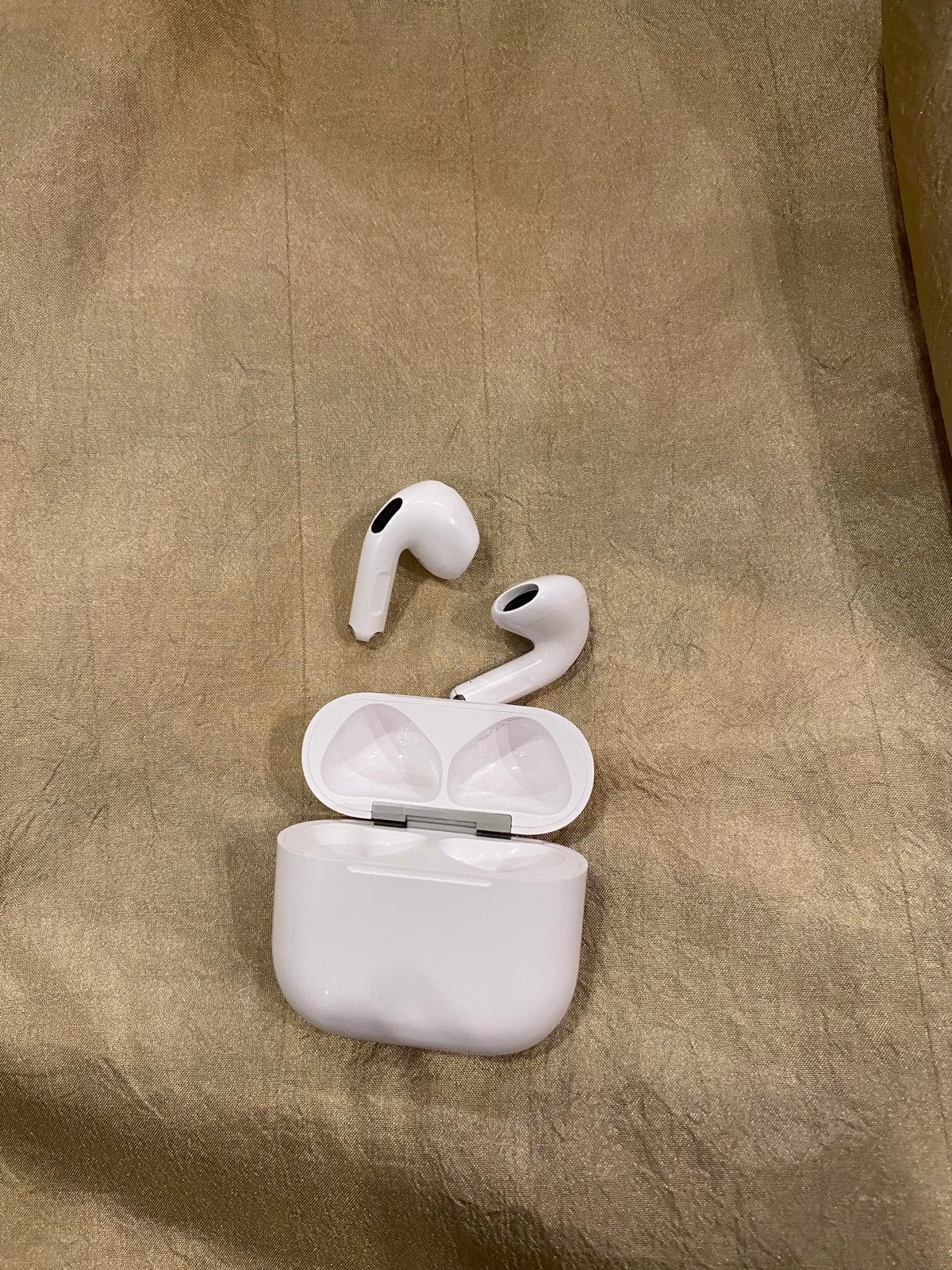 AirPods