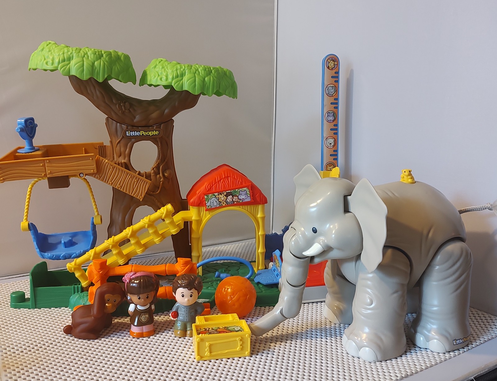 Fisher Price Little People Big Animal Zoo Play Set