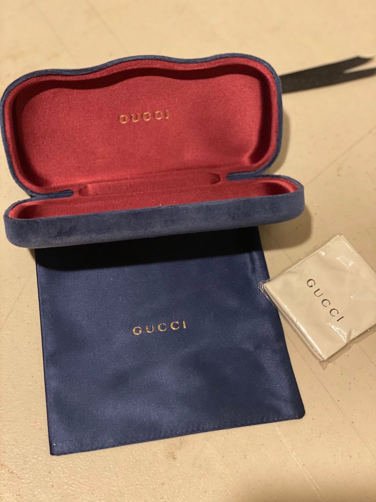 GUCCI SUNGLASS HARDCASING