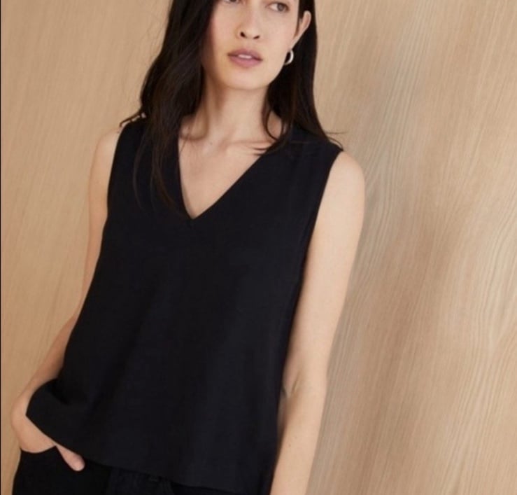 Jenni Kayne navy v neck button back tank