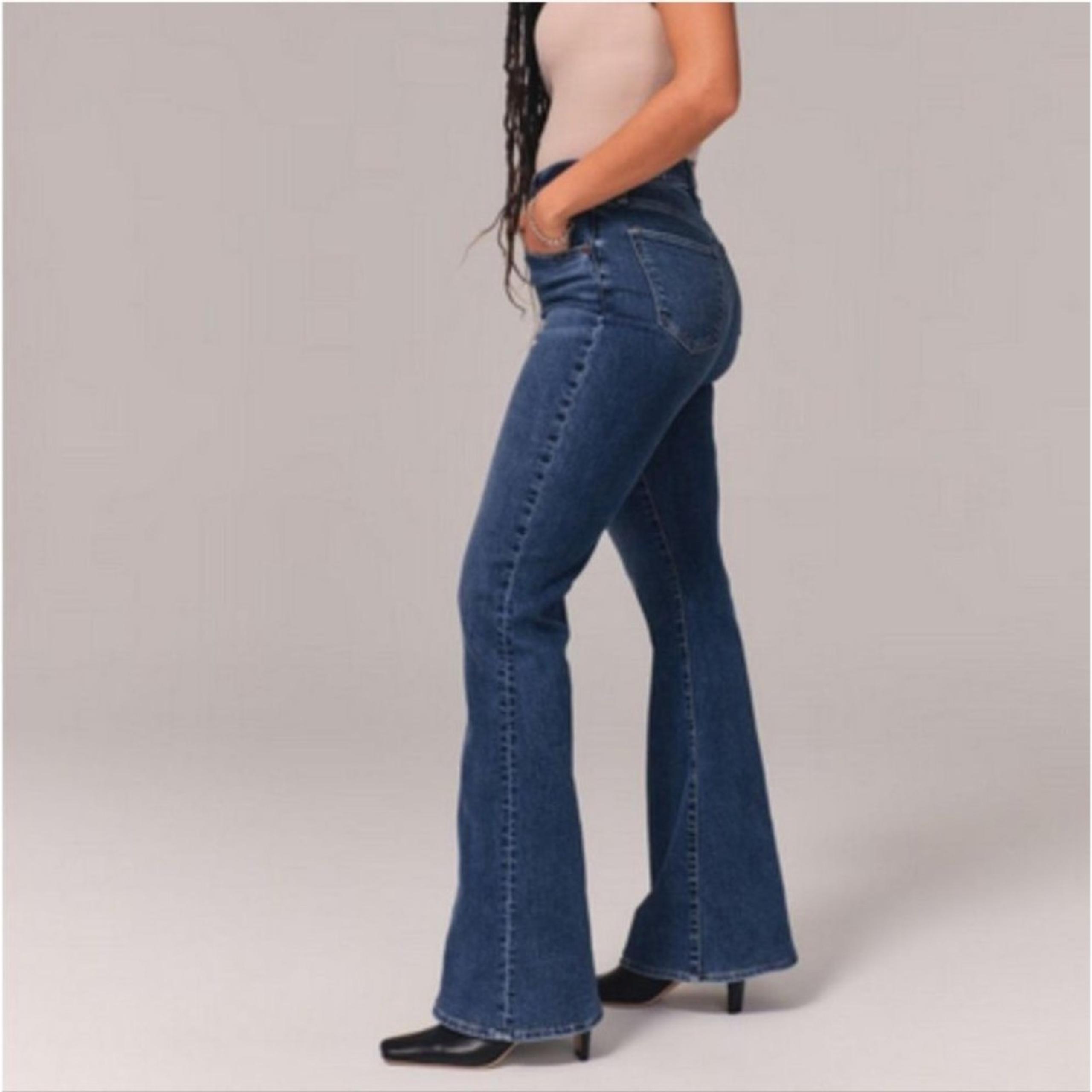 Abercrombie The Flare Ultra High Rise Medium Wash Jeans Womens 12 Short