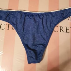 VS NWT THONGS