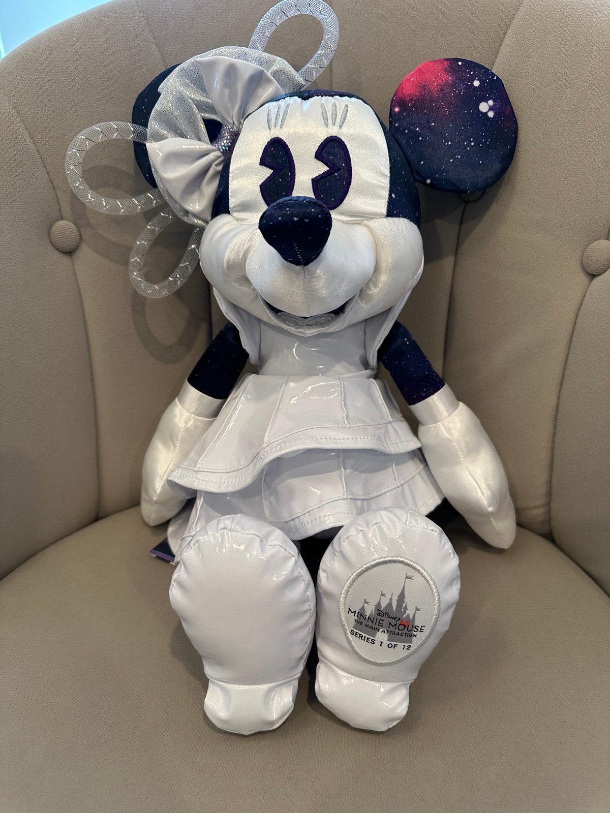 Minnie Mouse: The Main Attraction Plush – Space Mountain – Limited Release 1/12