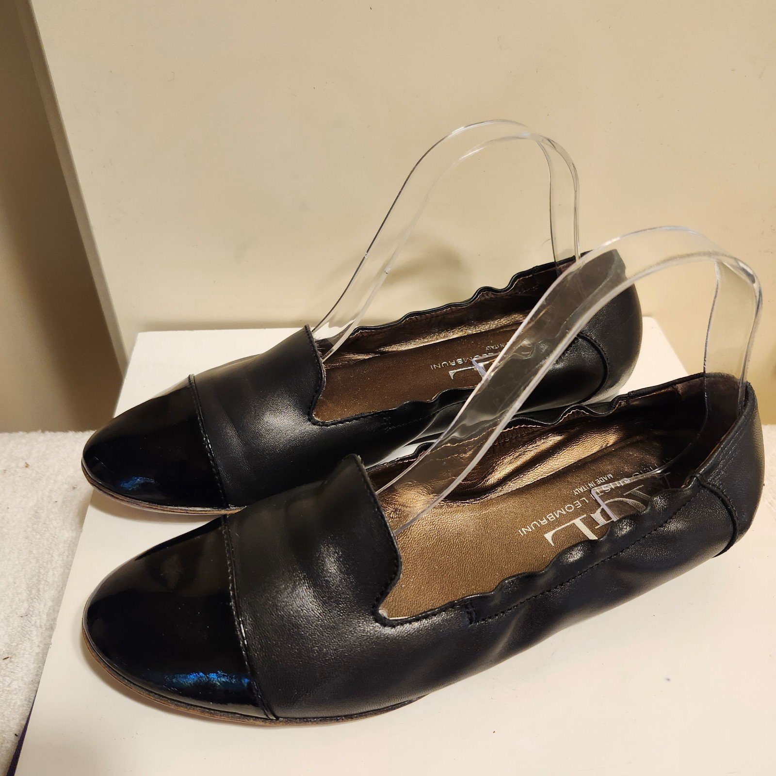 AGL Black Leather w/Black Patent Cap Toe Ballet Flats SZ.8.5/39 RET.310