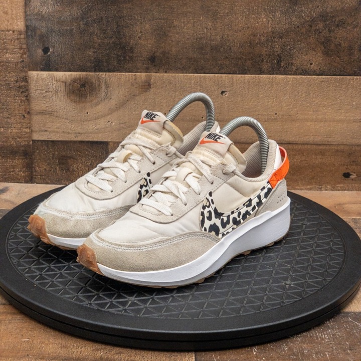 ☆大人気☆Nike Waffle Debut white/leopard Nike Waffle Debut sneakers in white and leopard print | ASOS