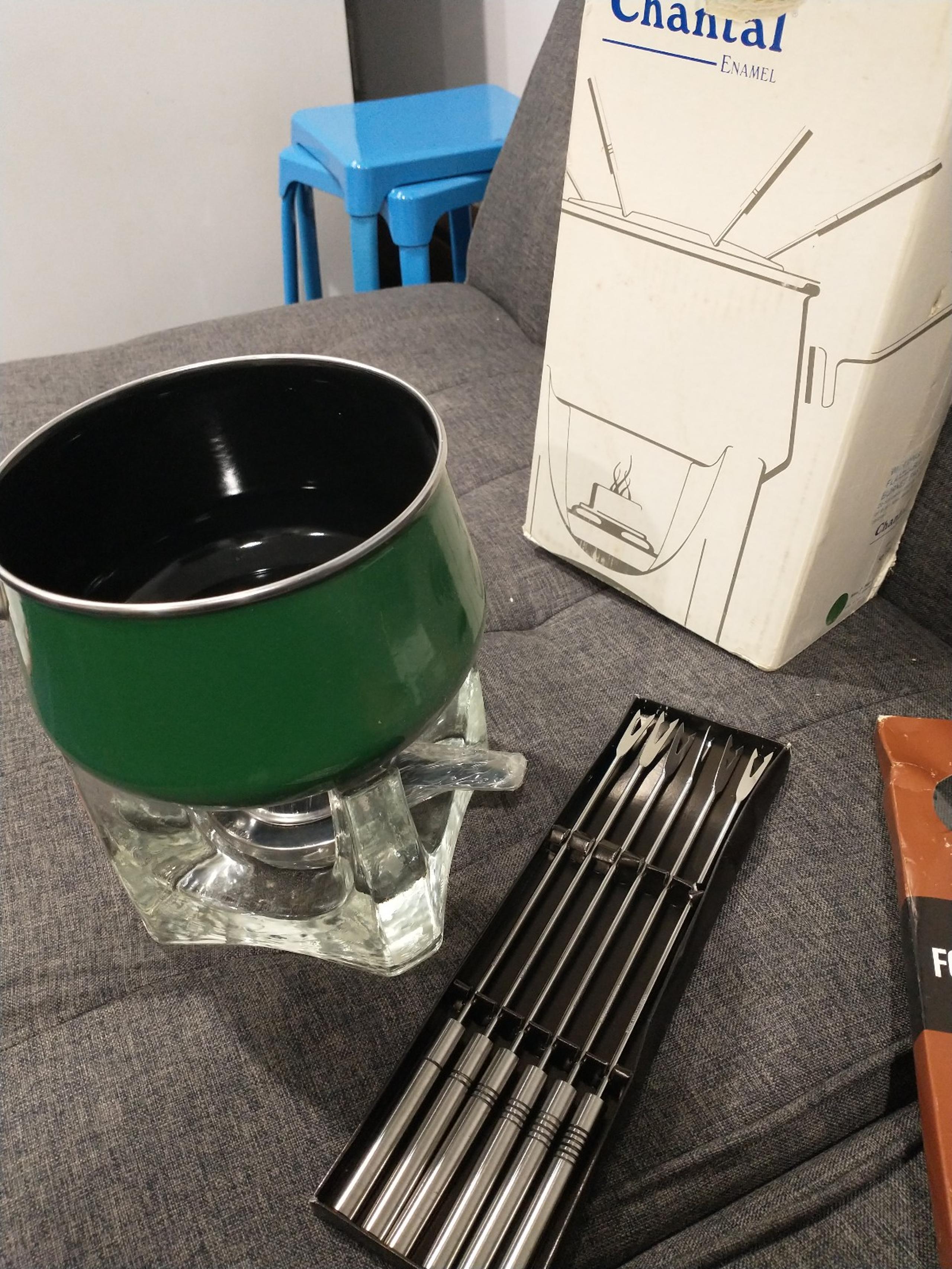 Fondue pot