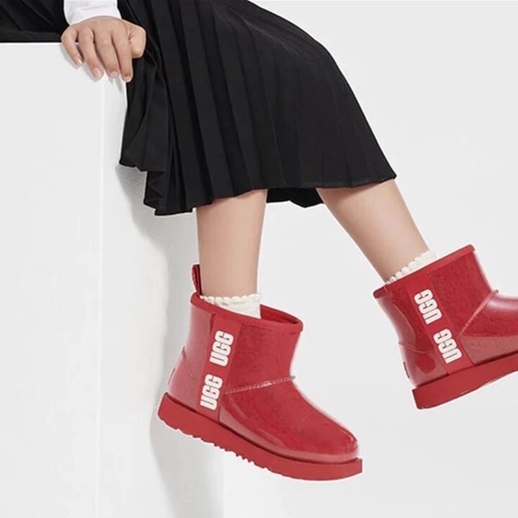 NEW UGG Women’s Classic Clear Mini Waterproof Ankle Boots- Red 1113190- Size 8