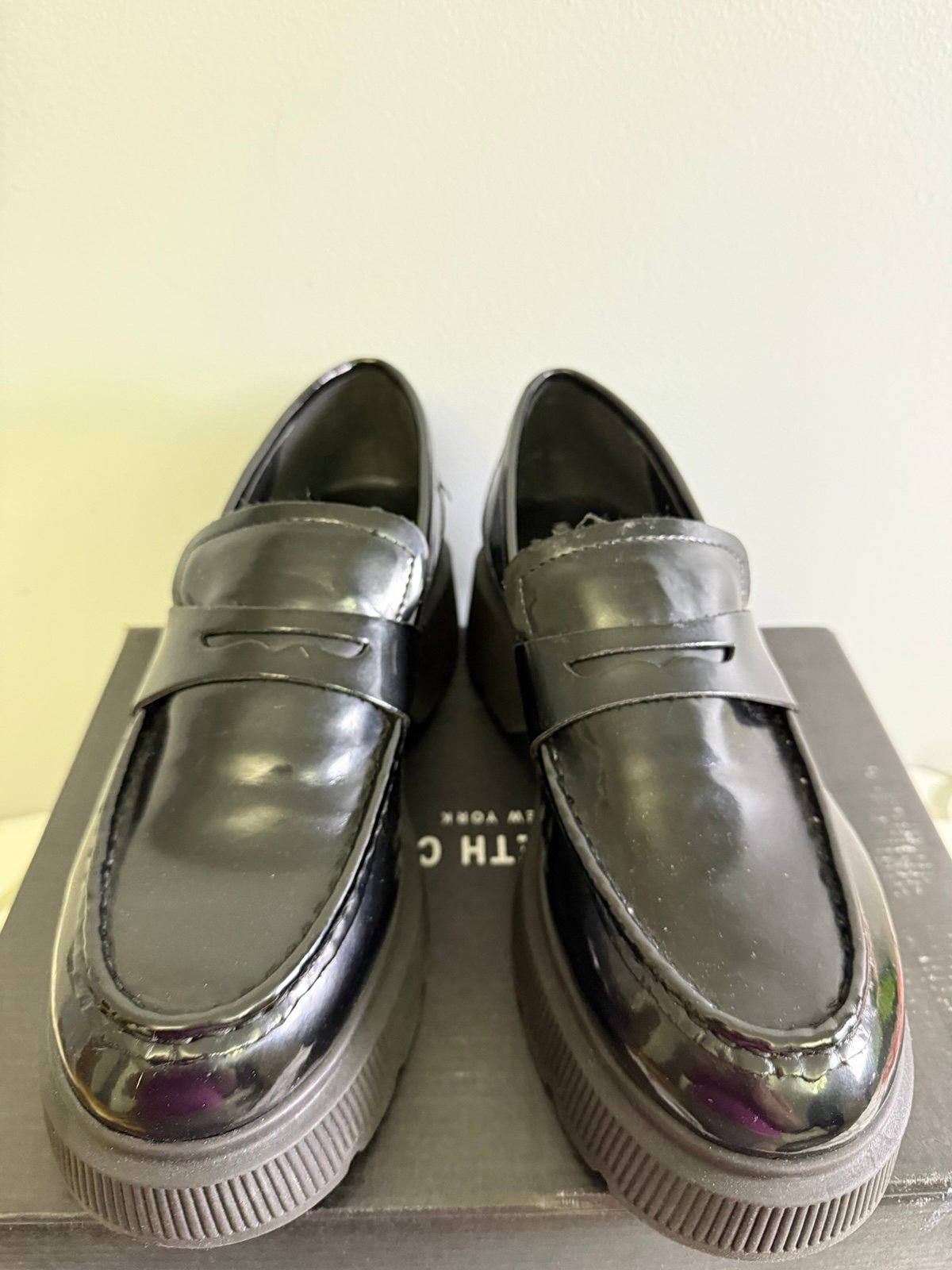 Keneth Cole black loafer New Size 8.5