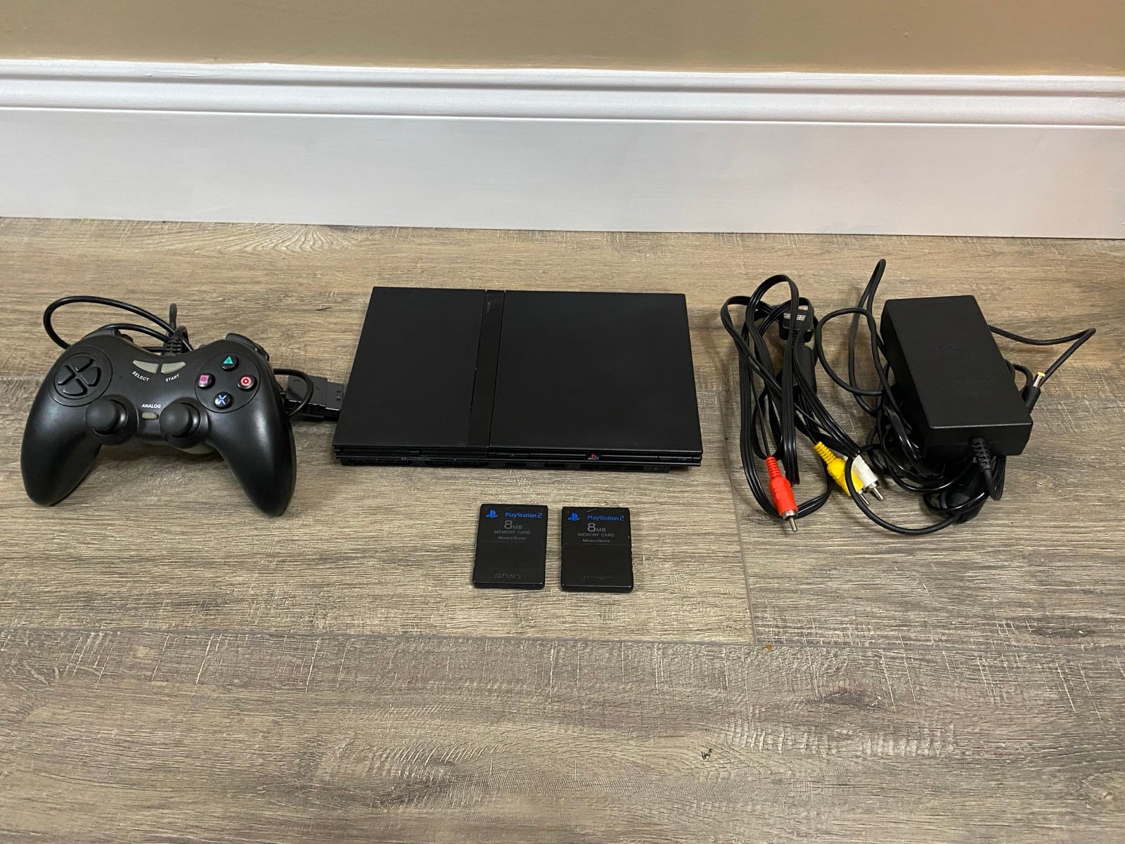 Sony PlayStation 2 Slim With Controller