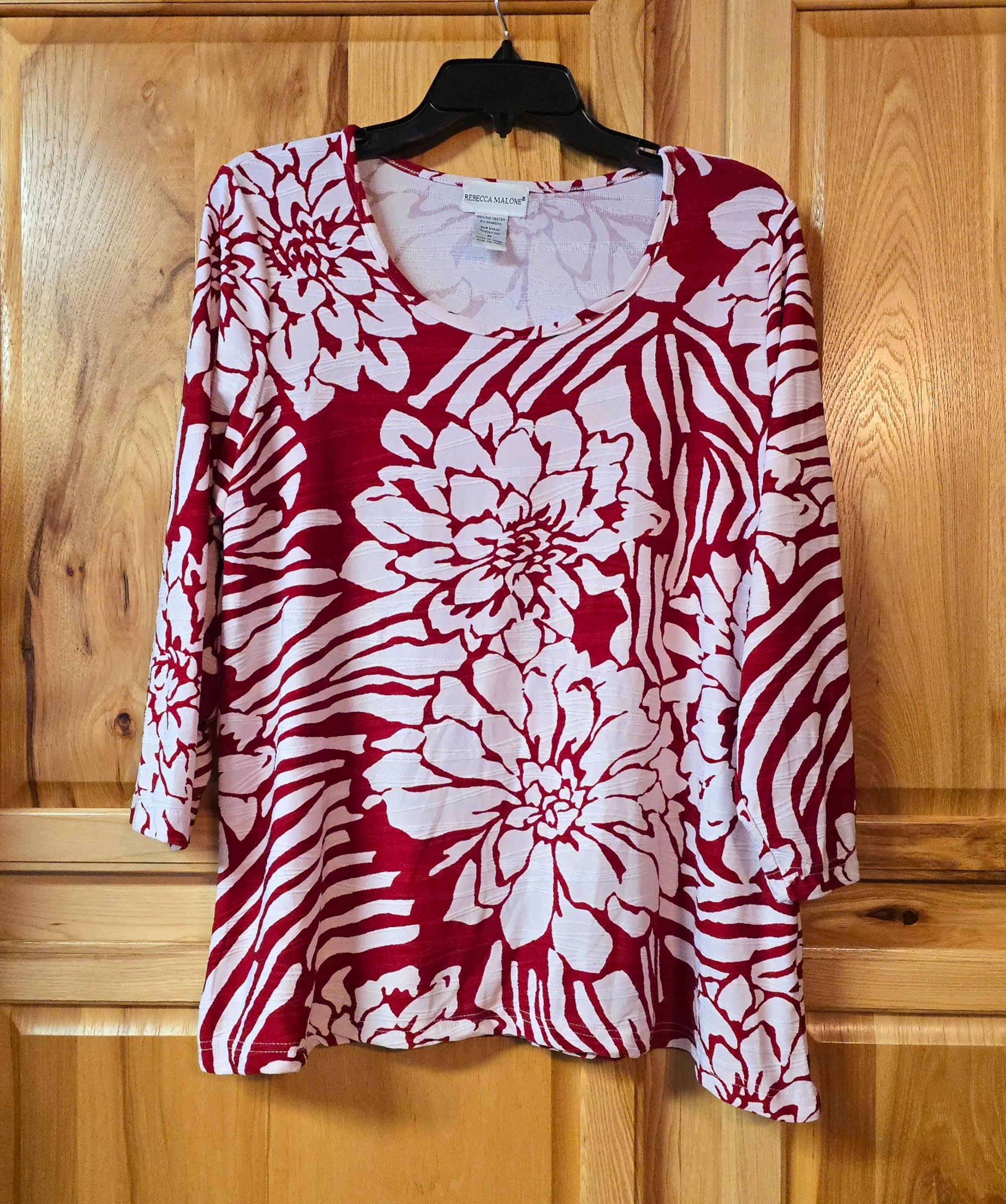 Rebecca Malone Women's Red & White Floral Print Top Size M Shirt 3/4 Sleeve (C)