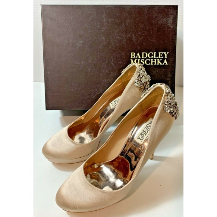 Badgley Mischka Woman's Viola Heels Size 9