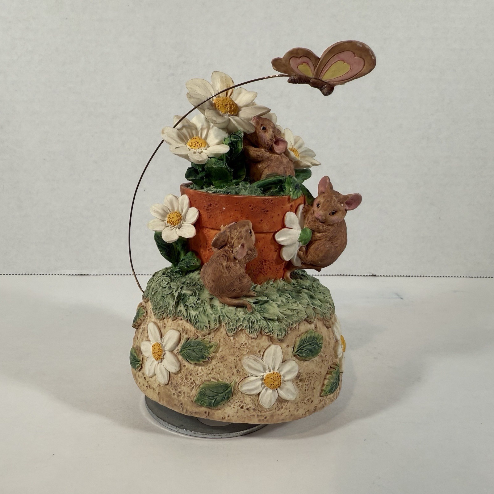VINTAGE 1995 SAN FRANCISCO MUSIC BOX Mice Flower Butterfly EUC alike Forest Frie