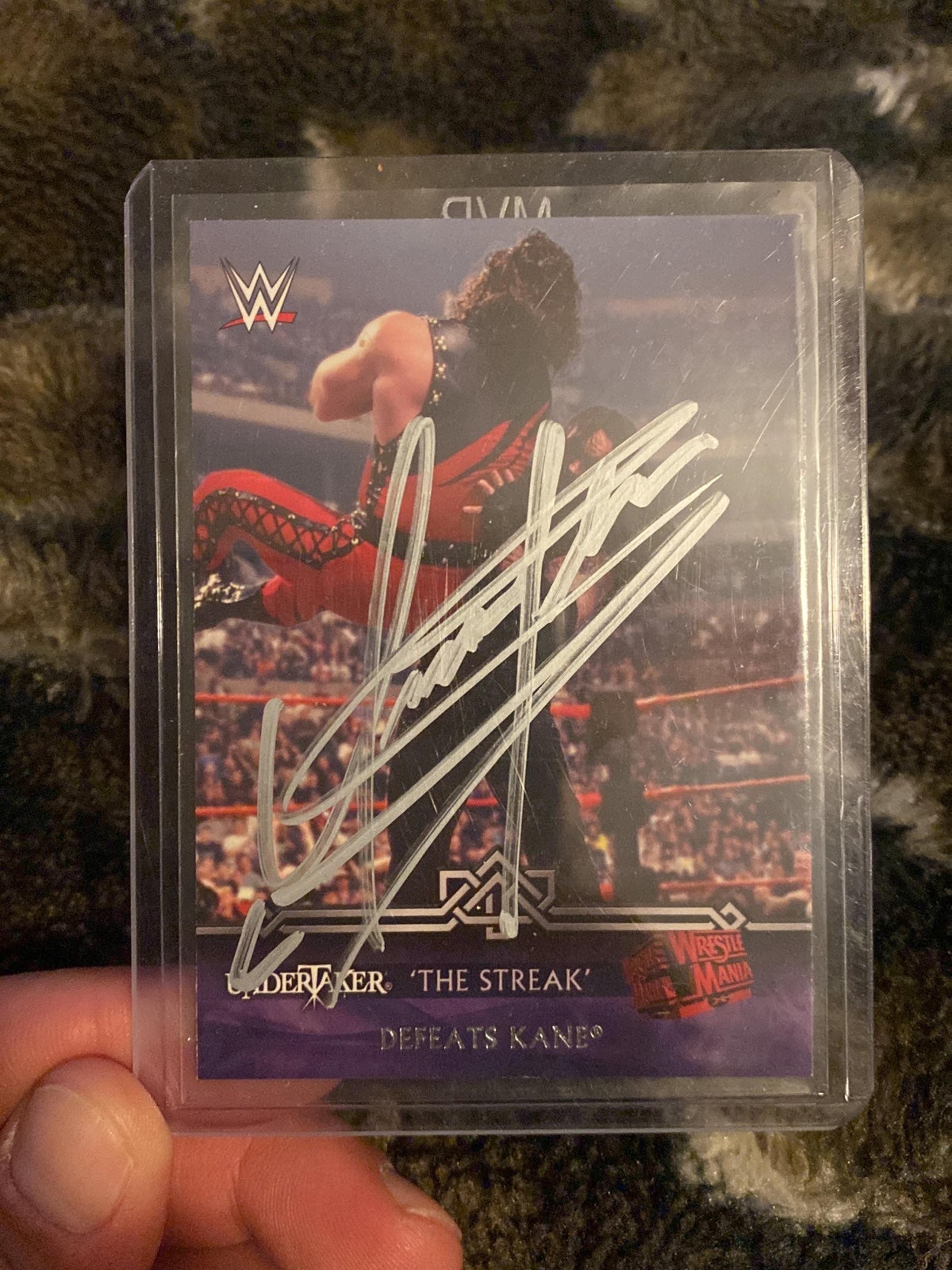 Wwe undertaker autograph on card