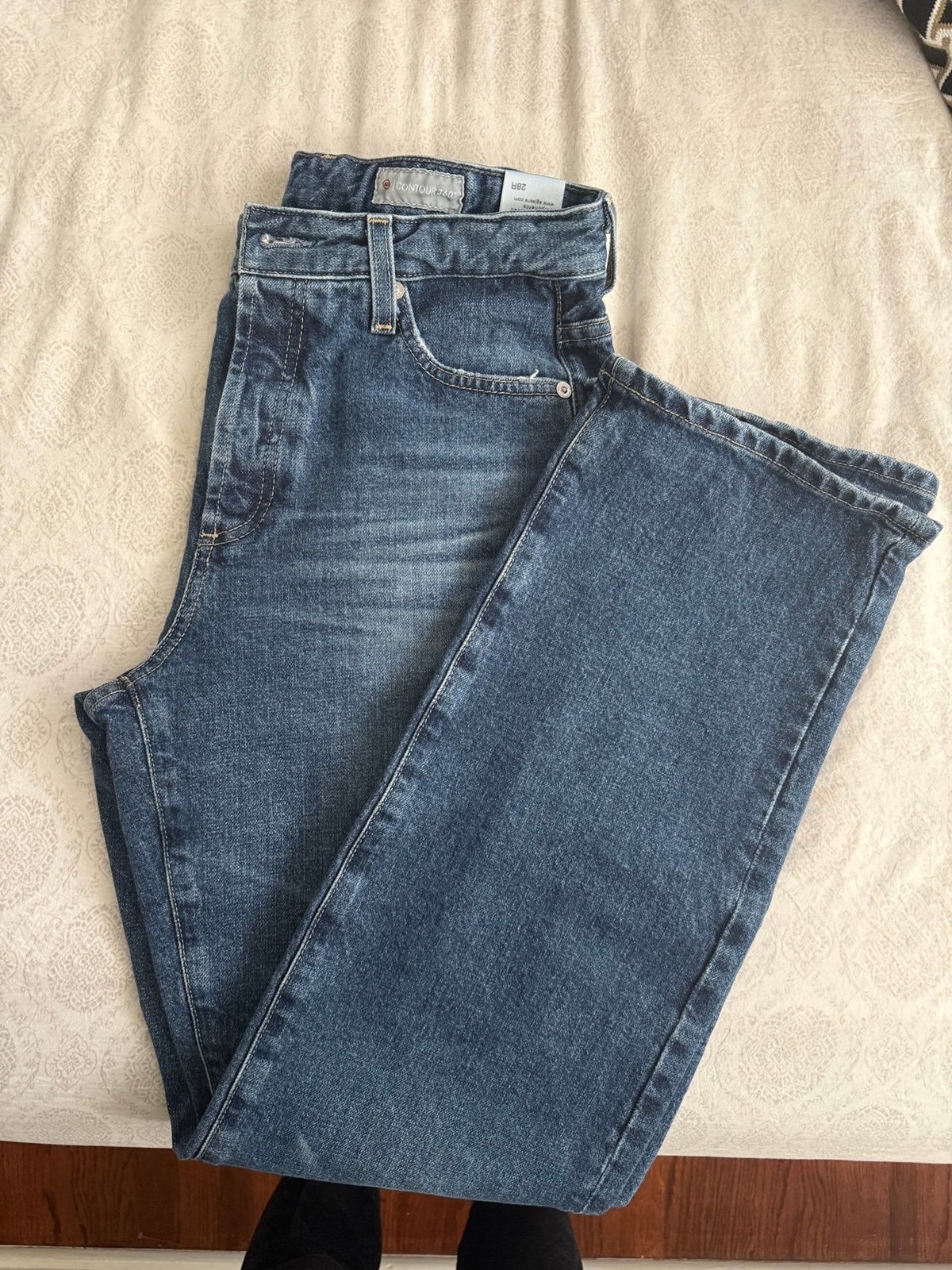 AG Adriano Goldschmied Women's Alexxis Vintage High Rise straight jean size 28