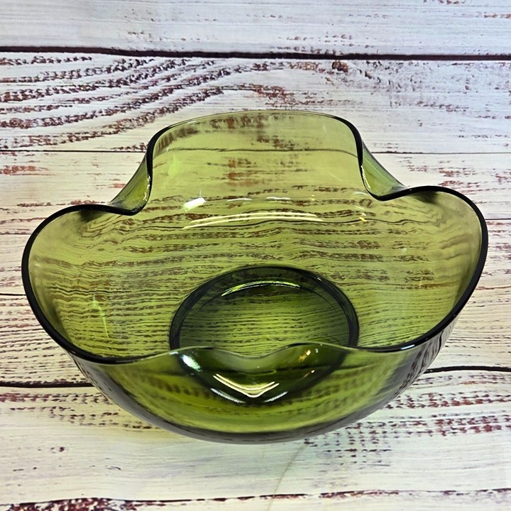 Retro Anchor Hocking MCM Avocado Green Glass abstract Bowl