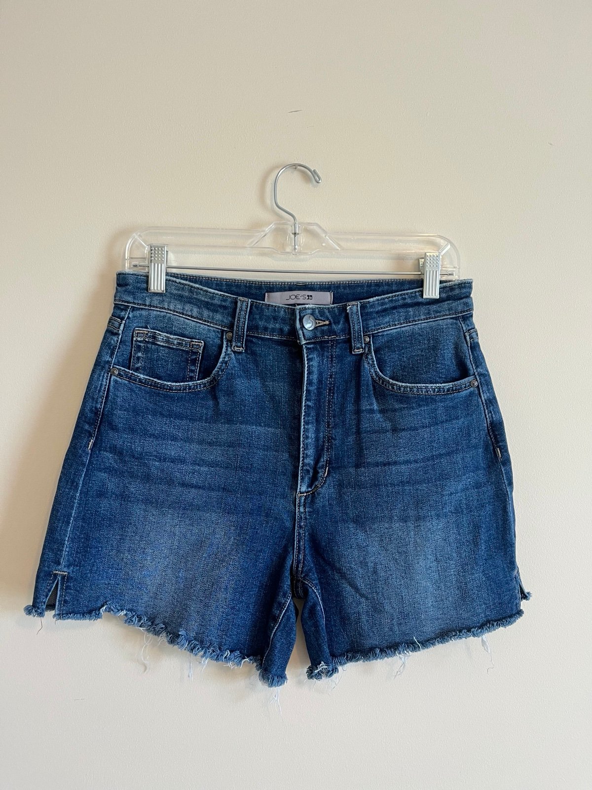 [Joe’s Jeans] Dark Wash Raw Hem in Greenwood- Size 28