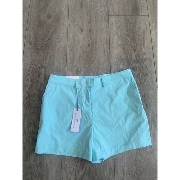 Southern tide womans performance 4” shorts perfect for summer