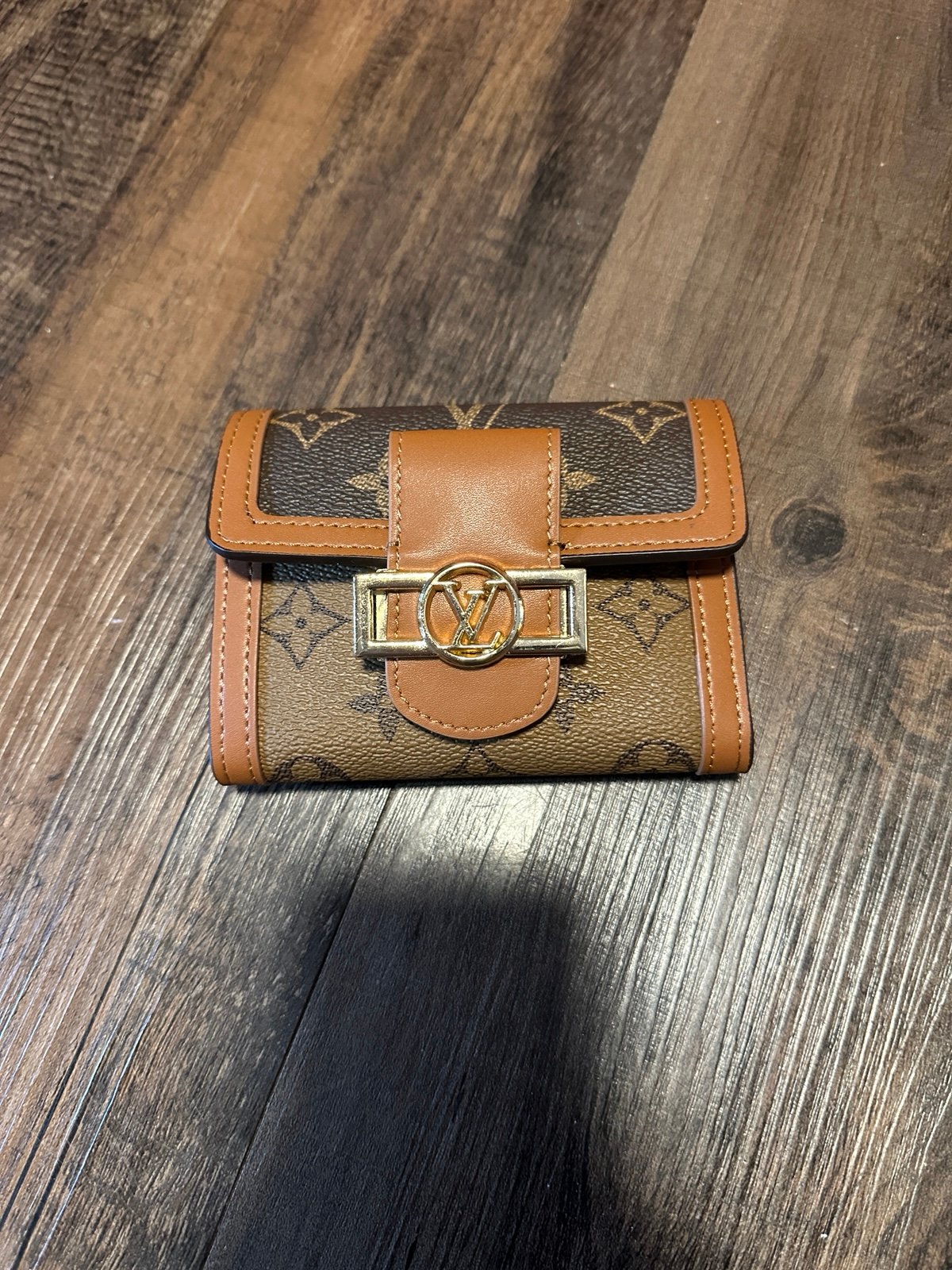 Wallet monogram