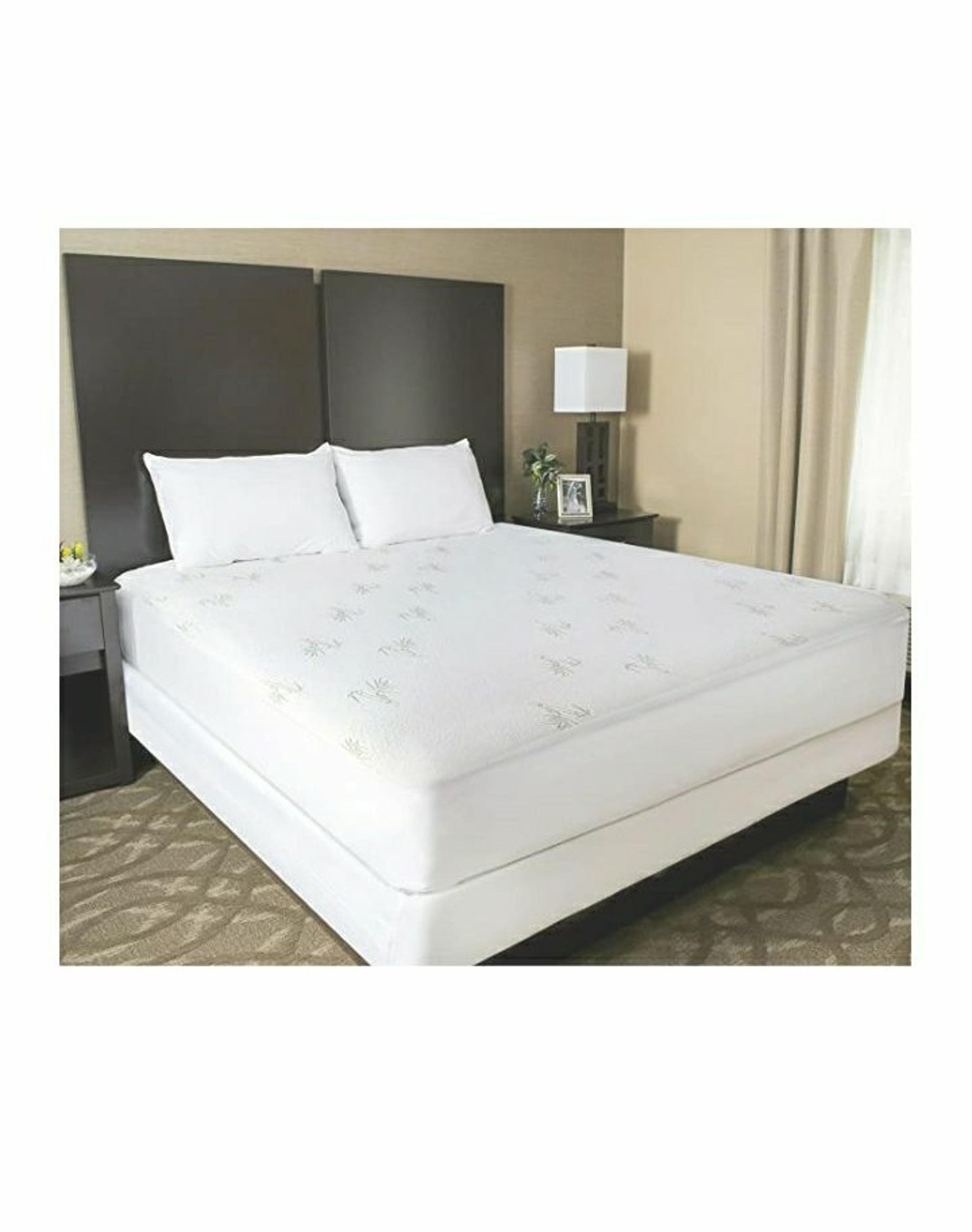 Bamboo mattress protector