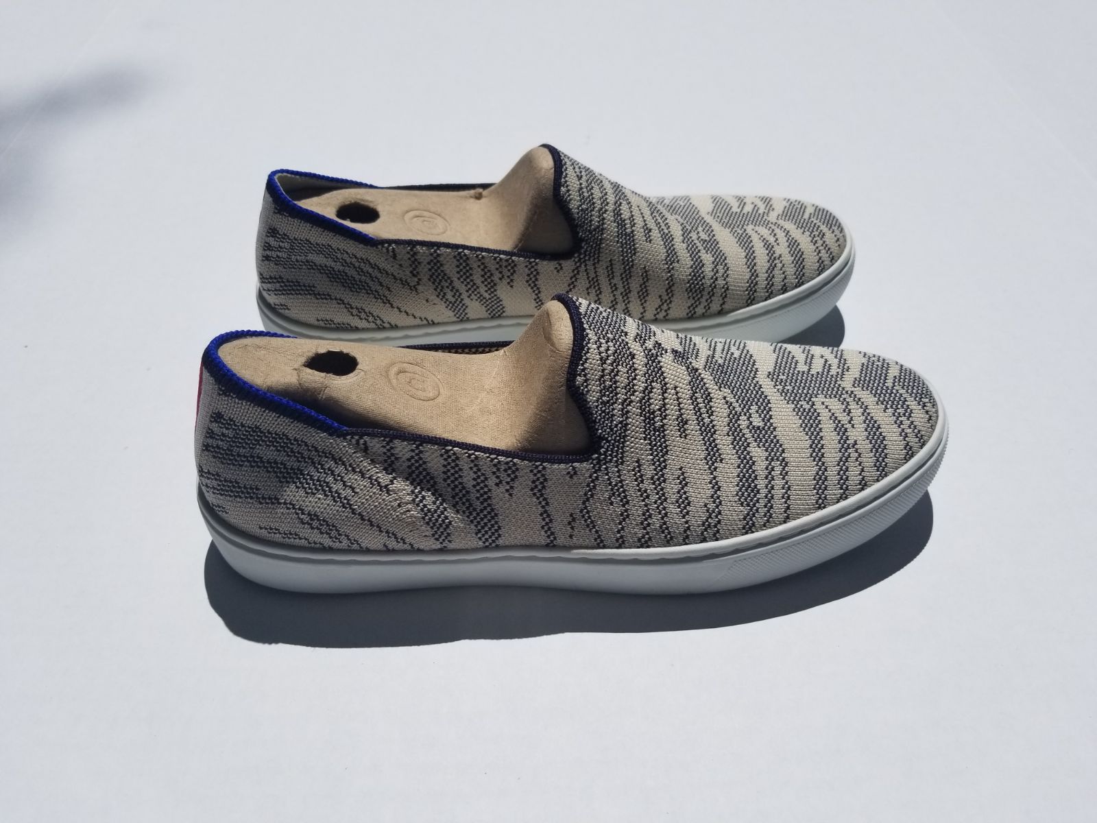 NWOB Rothys Martitime Tiger Sneakers