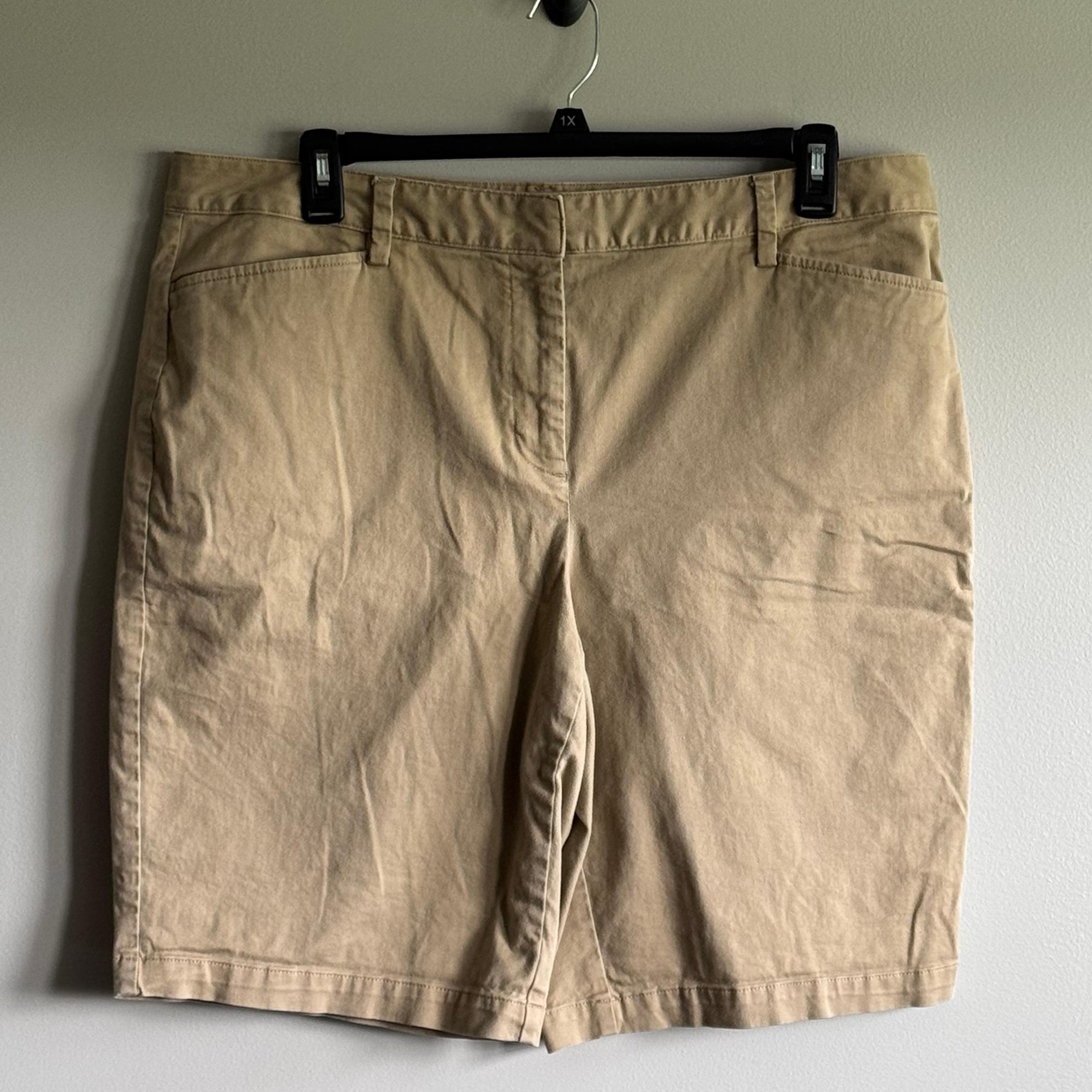 Lands’ End Shorts Women’s Size 18 Khaki Mid Rise