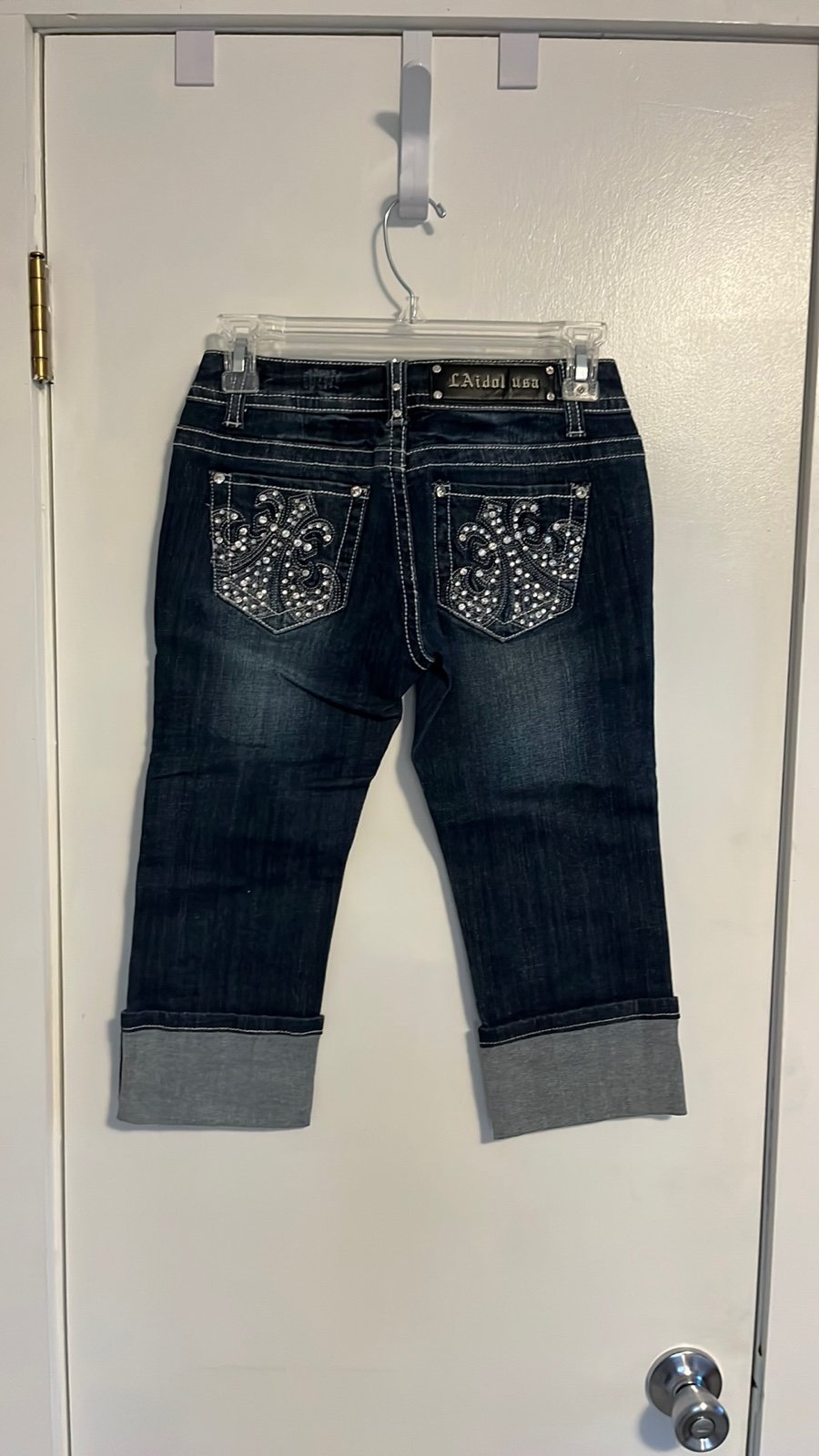 L.A. idol USA Crop Fleur De Lis Embellished Jean. Adorable and fun! Dark blue de