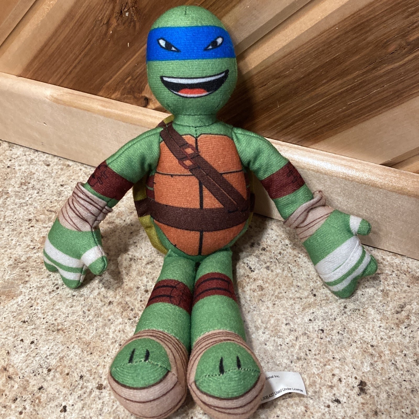 RARE NEW Teenage Mutant Ninja Turtles Talking Leonardo Sling Shout Plush Toy