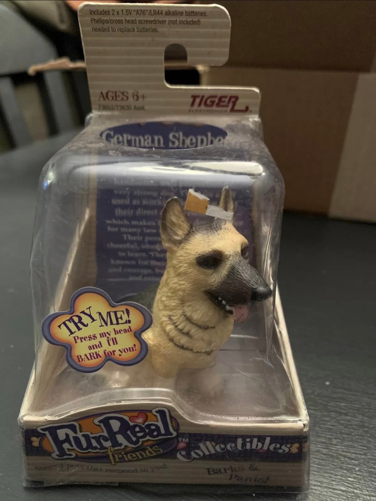 Hasbro FurReal Friends German Shepherd Barks & Pants Tiger Eletronics
