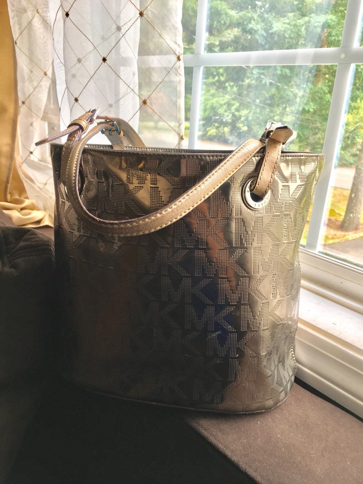 michael kors glossy tote